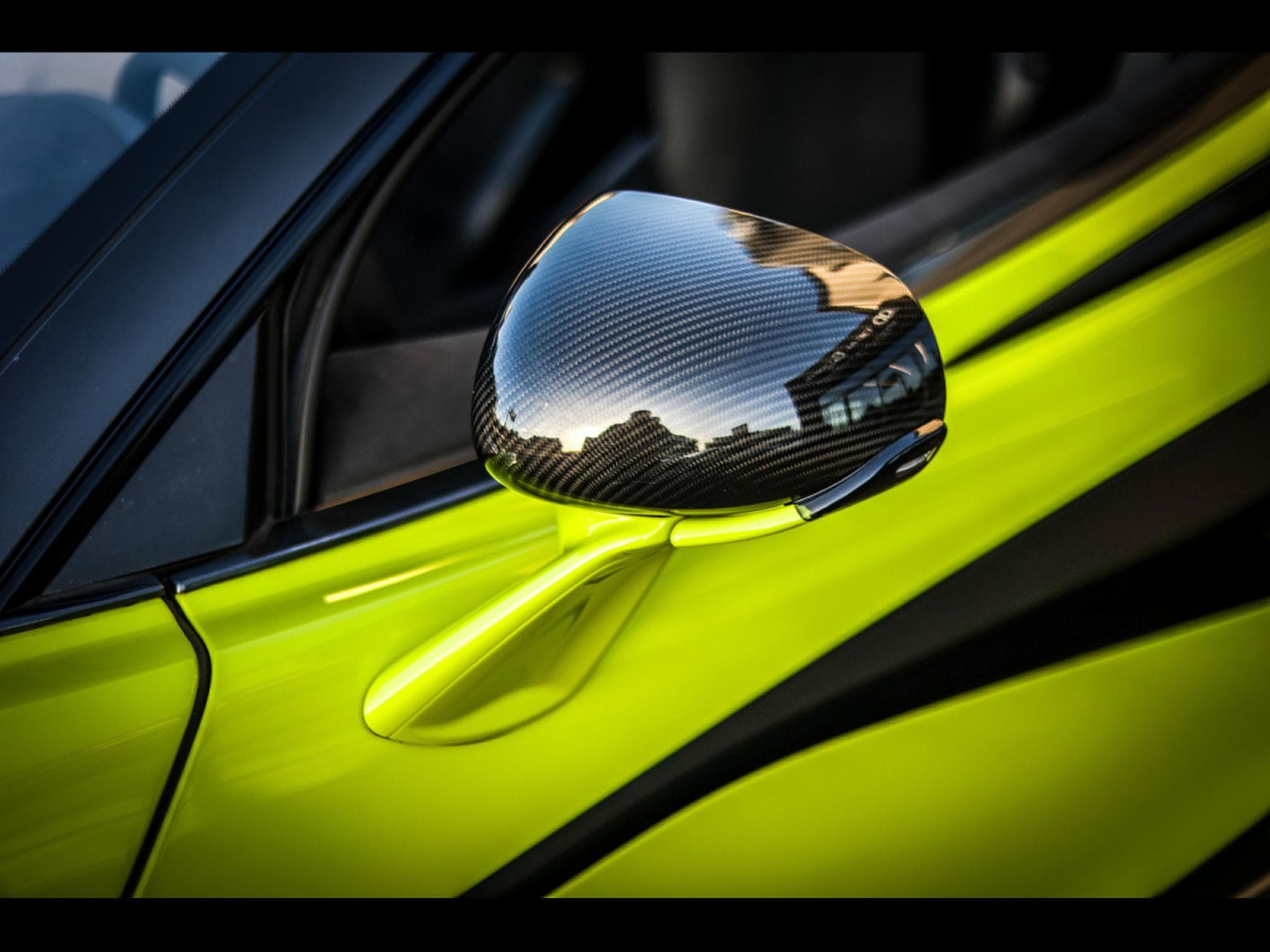McLaren 600LT 3.8 V8 600 – PPF - LIME GREEN ELITE PAINT (2020) - Photo 21