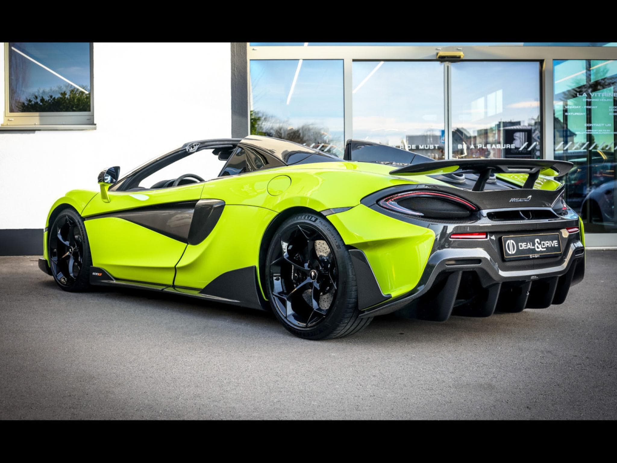 McLaren 600LT 3.8 V8 600 – PPF - LIME GREEN ELITE PAINT (2020) - Photo 3