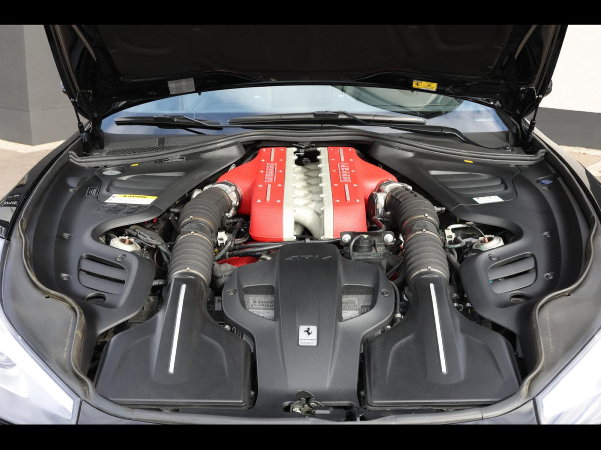 Ferrari GTC4 Lusso 6.3 V12 (690 CH) - NERO DAYTONA - IMMAT FR. - PPF - NEW FERR (2018) - Photo 16