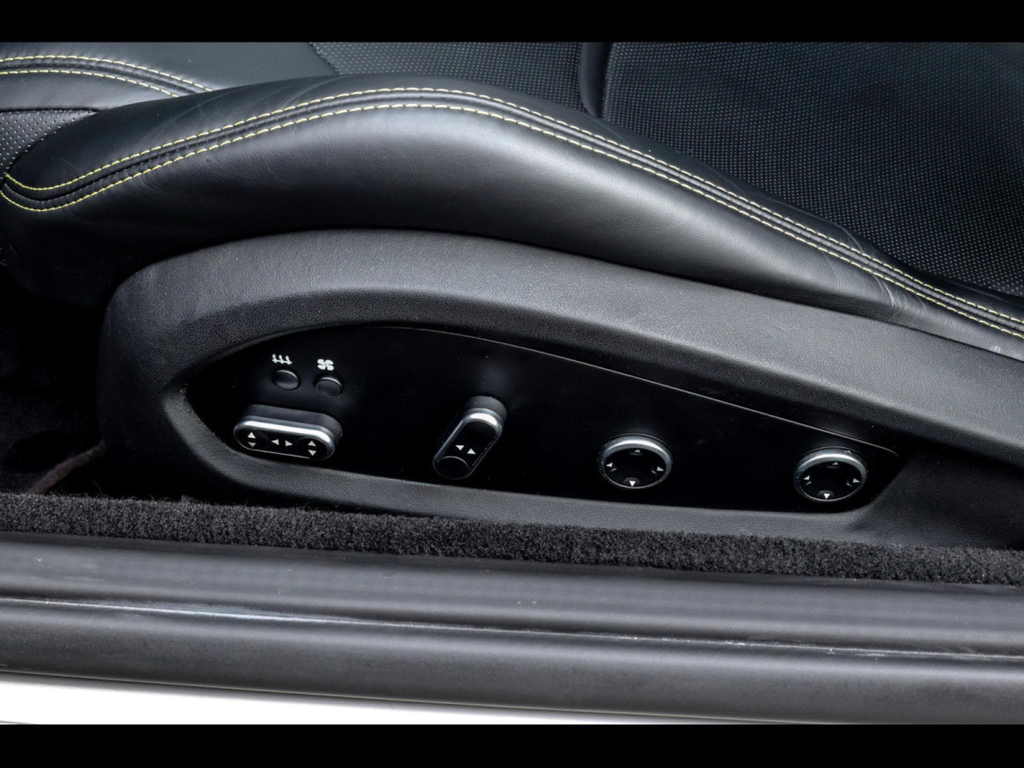 Ferrari GTC4 Lusso 6.3 V12 (690 CH) - NERO DAYTONA - IMMAT FR. - PPF - NEW FERR (2018) - Photo 22