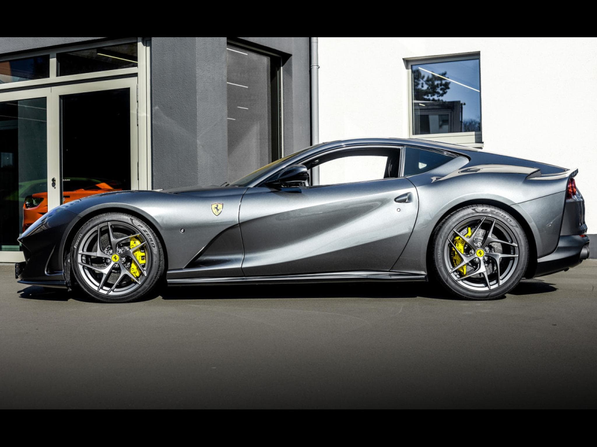 Ferrari 812 Superfast 6.5 V12 – POWER15 02/2027 - GRIGIO SILVERSTONE - P (2018) - Photo 2
