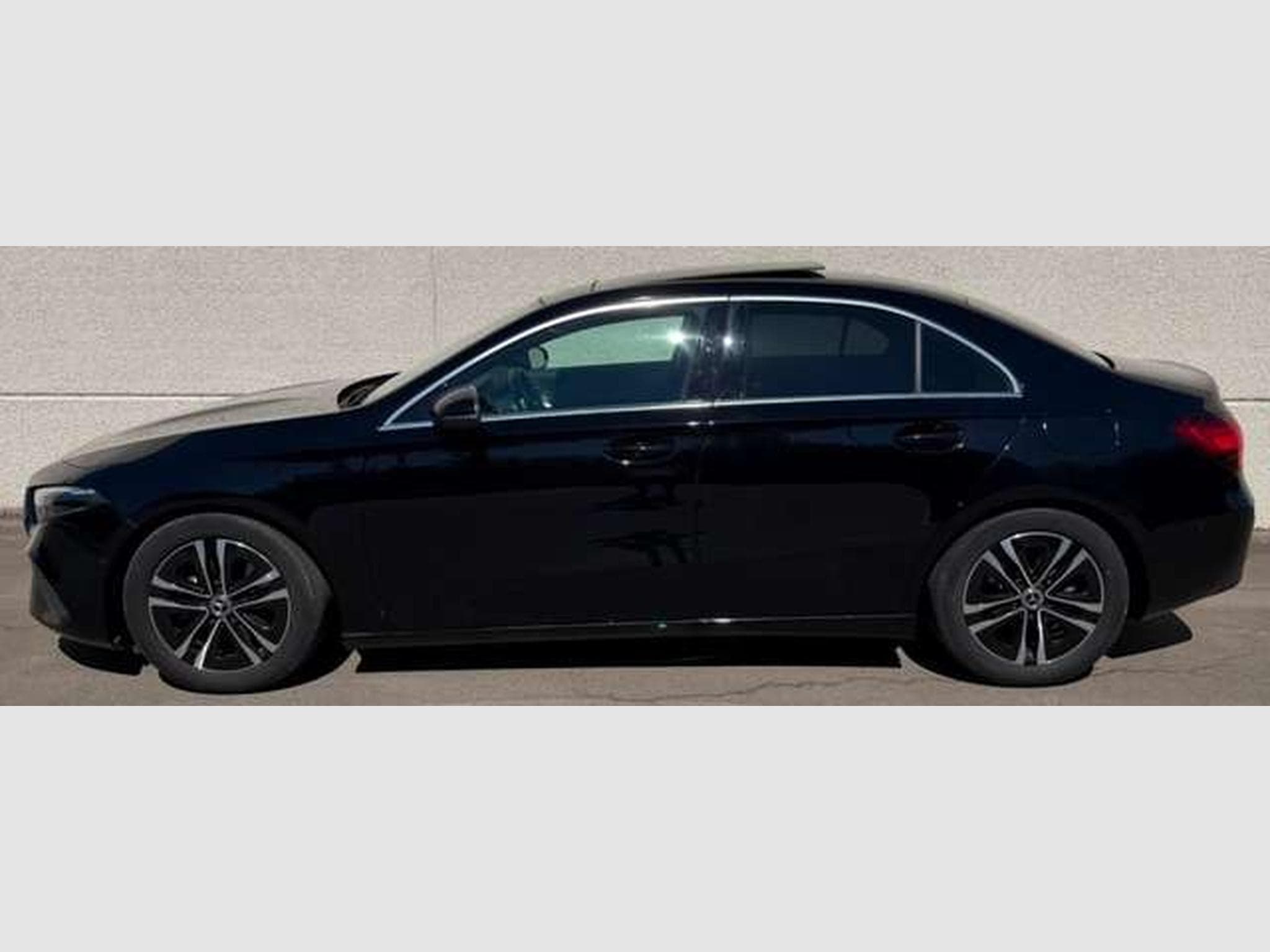 Mercedes A 180 A 180 Luxury Line Automatique // Garantie 12 Mois✅ (2023) - Photo 5