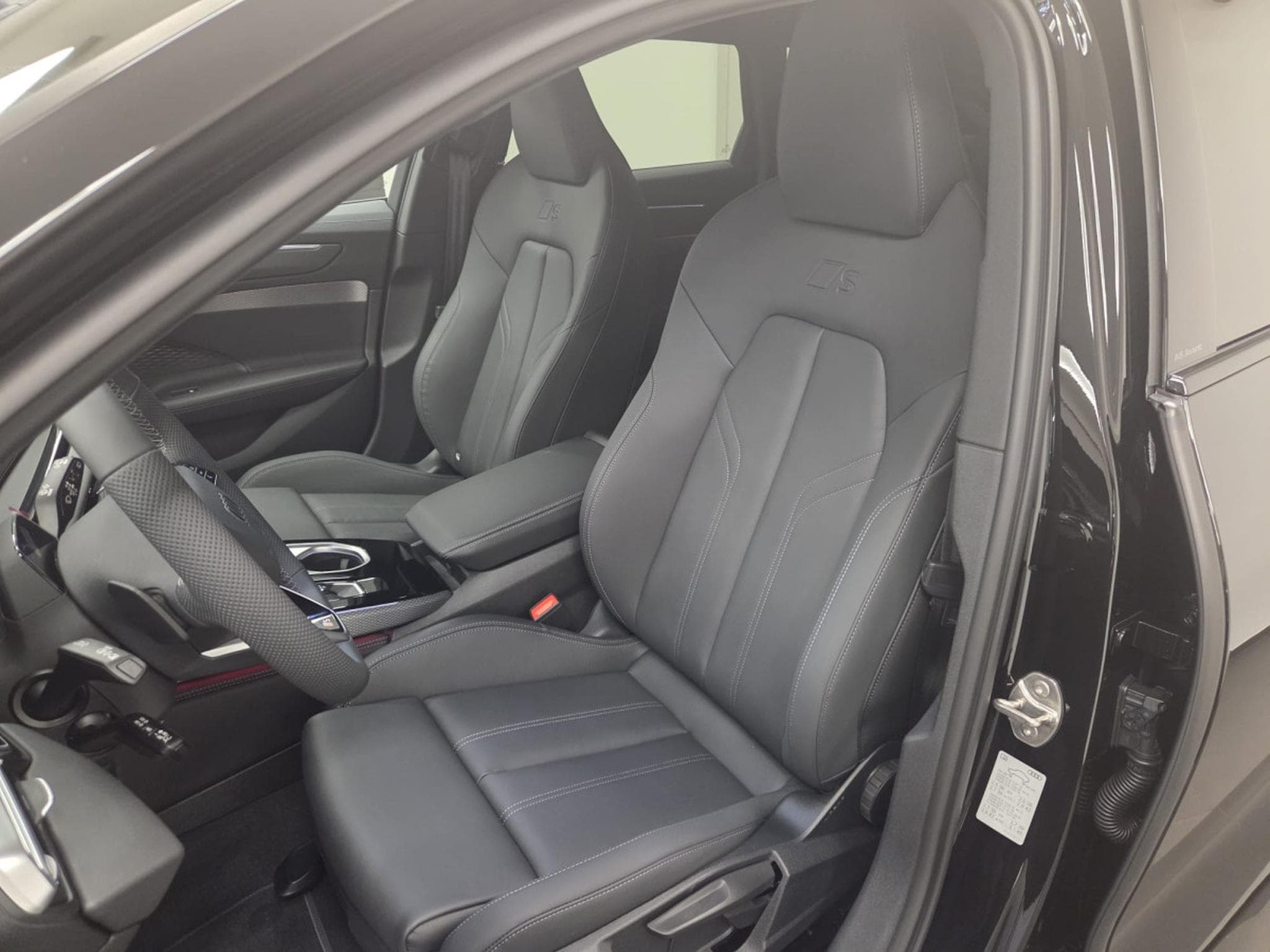 Audi A6 Avant S Line 204 CV / 150 kW TDI quattro S tronic (2026) - Photo 3