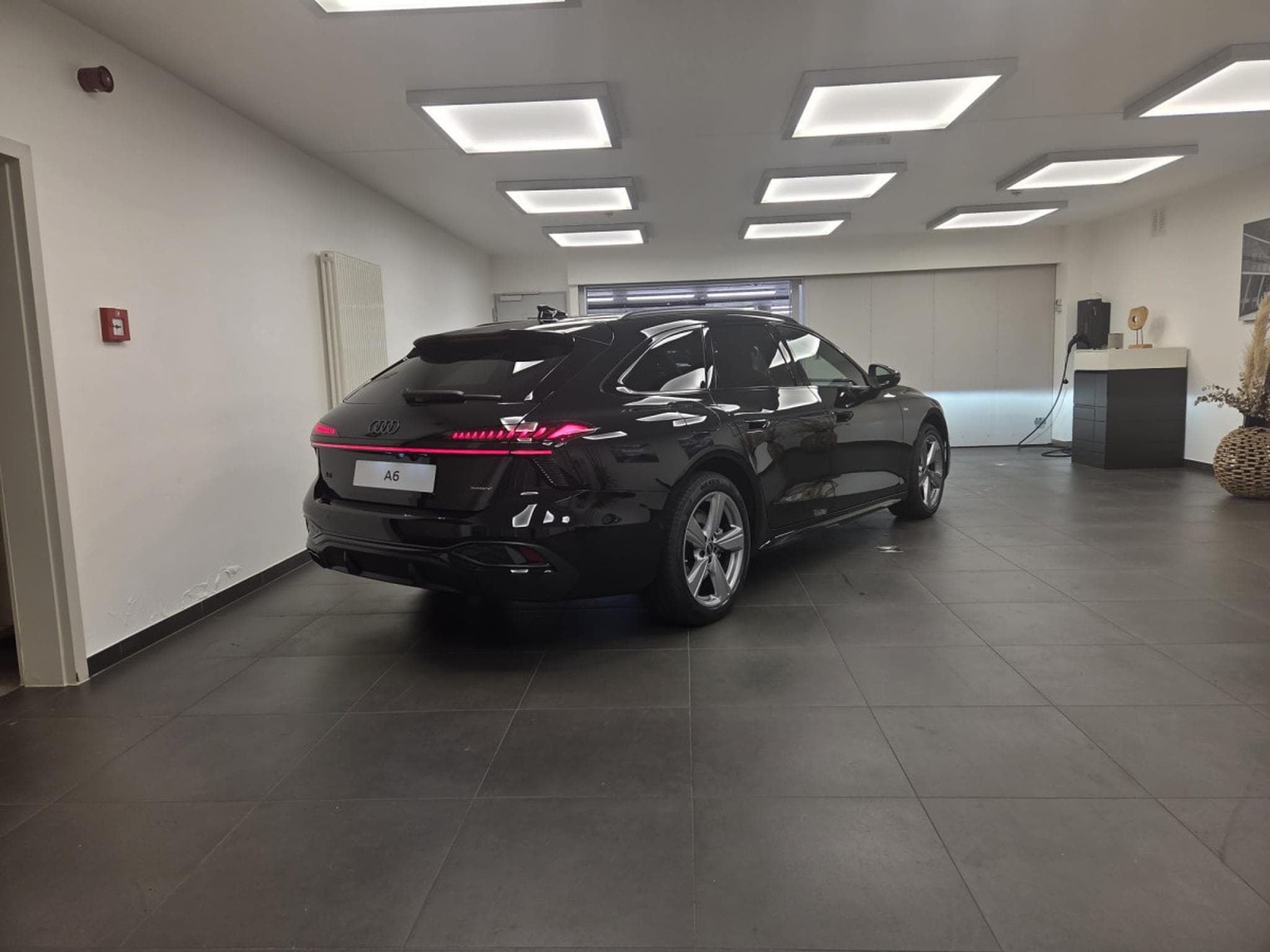 Audi A6 Avant S Line 204 CV / 150 kW TDI quattro S tronic (2026) - Photo 7