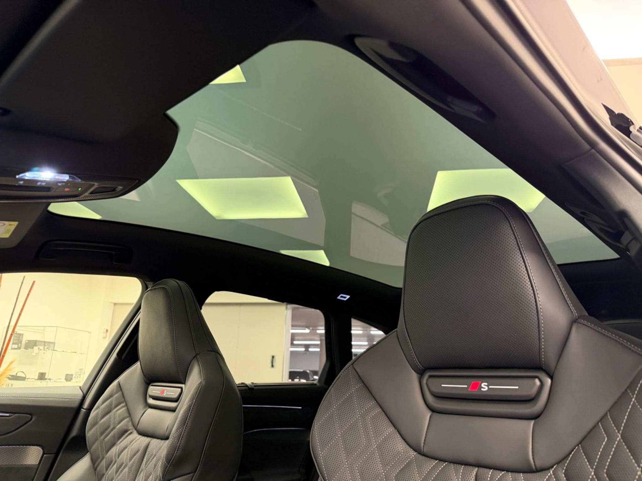 Audi A6 Avant e-hybrid S line 367 CH / 270 kW S tronic (2026) - Photo 5