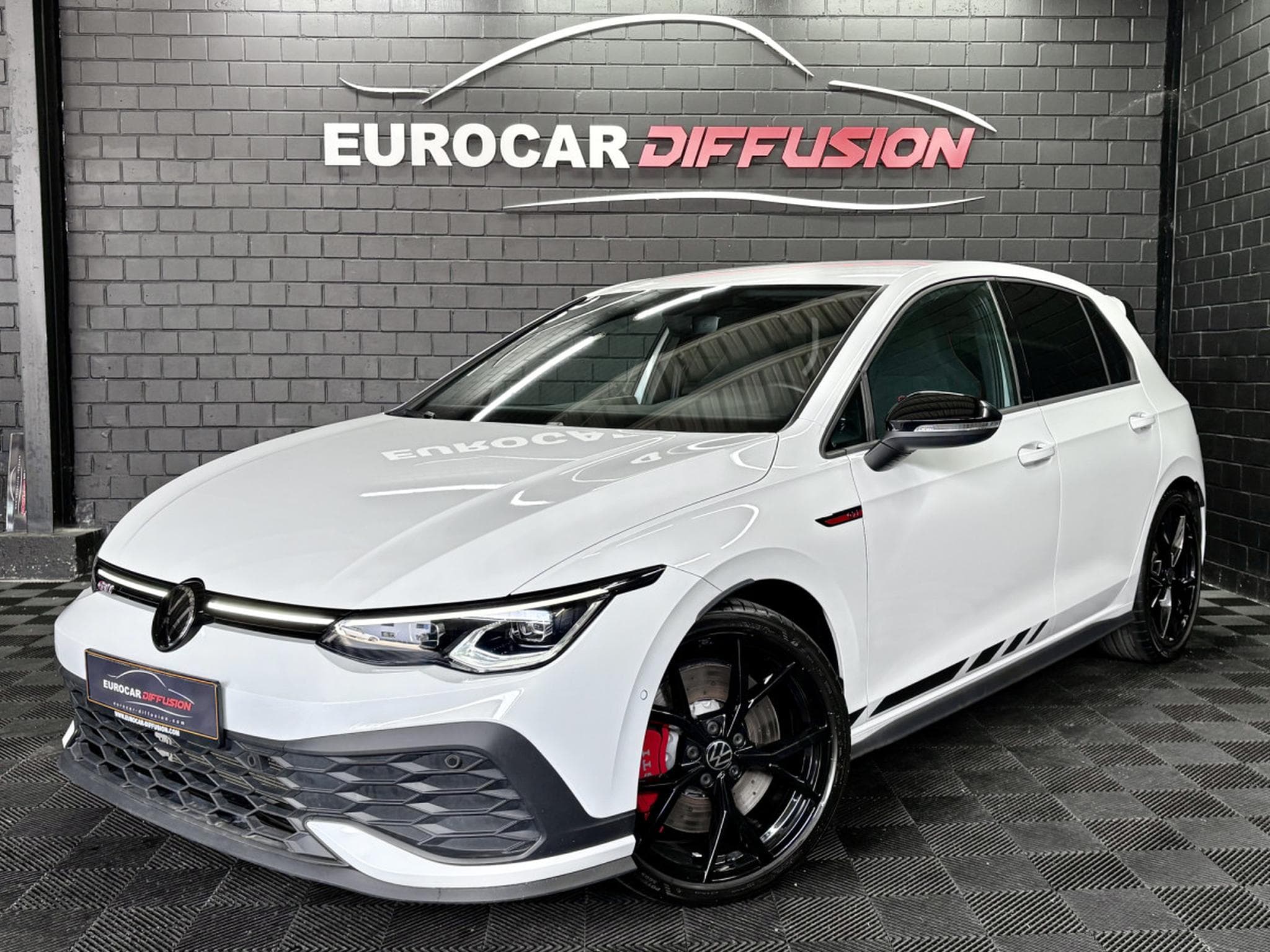 VW Golf GTI Clubsport 2.0 TSI 300 CV DSG7 *ACC* *SIEGES CHAUFF* BLAC (2024) - Photo 1