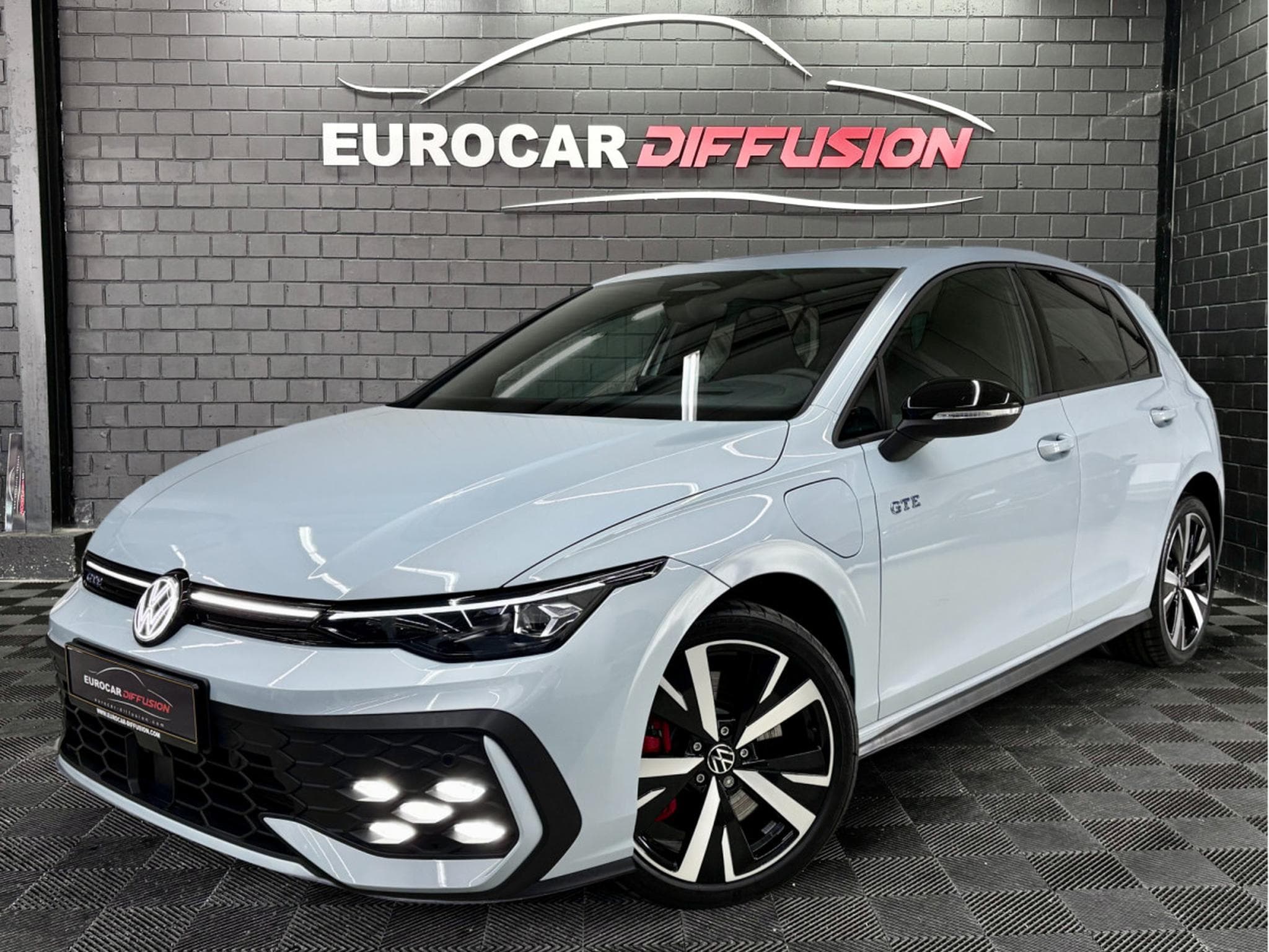 VW Golf GTE PHASE 2  1.5 eHybrid 272 CV DSG 6 *CAM* MATRIX * TÊTE HA (2025) - Photo 1