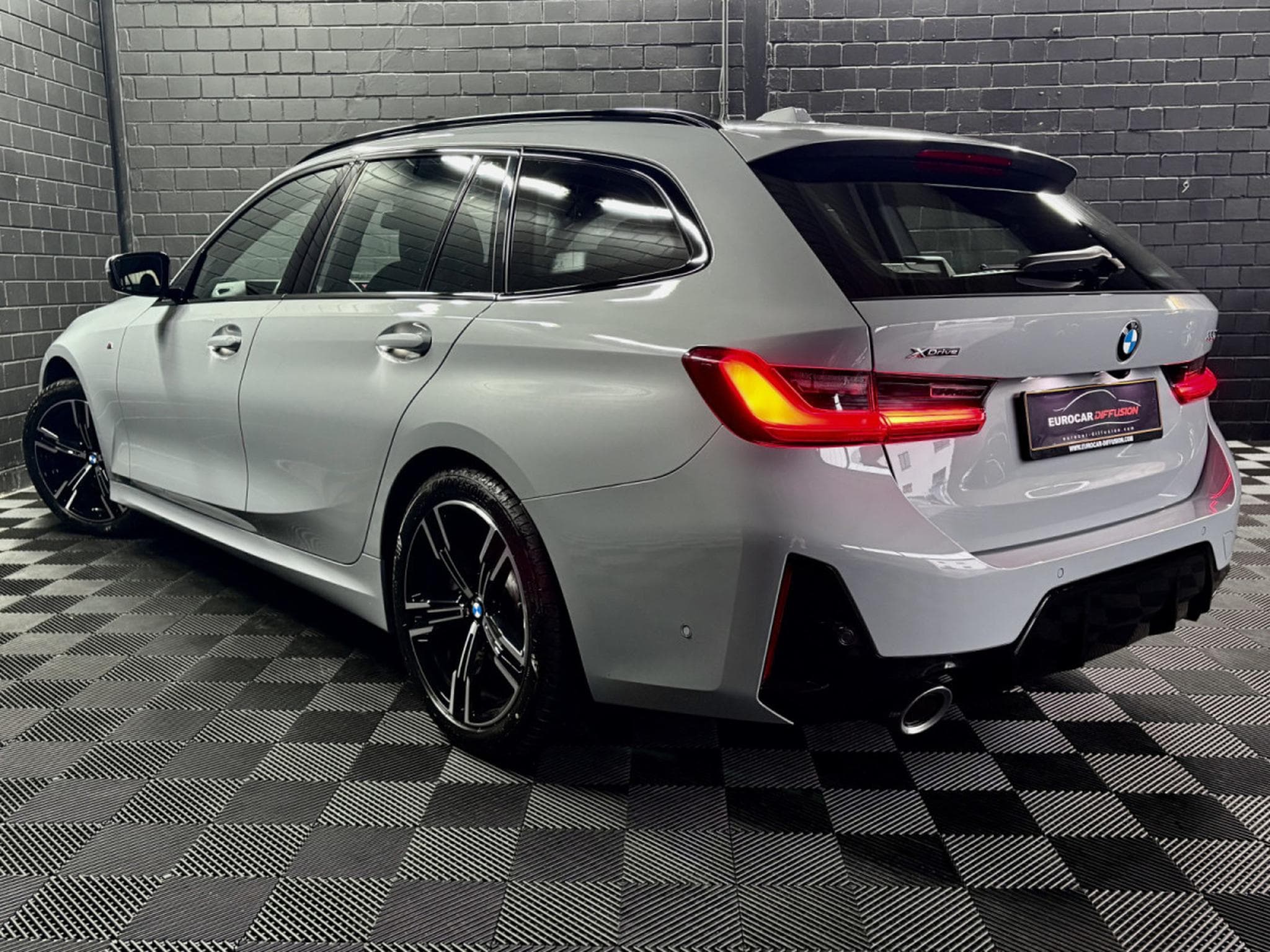 BMW 330 330i M-Sport Touring xDrive 245CV * Hayon * ACC * Sièges cha (2025) - Photo 4