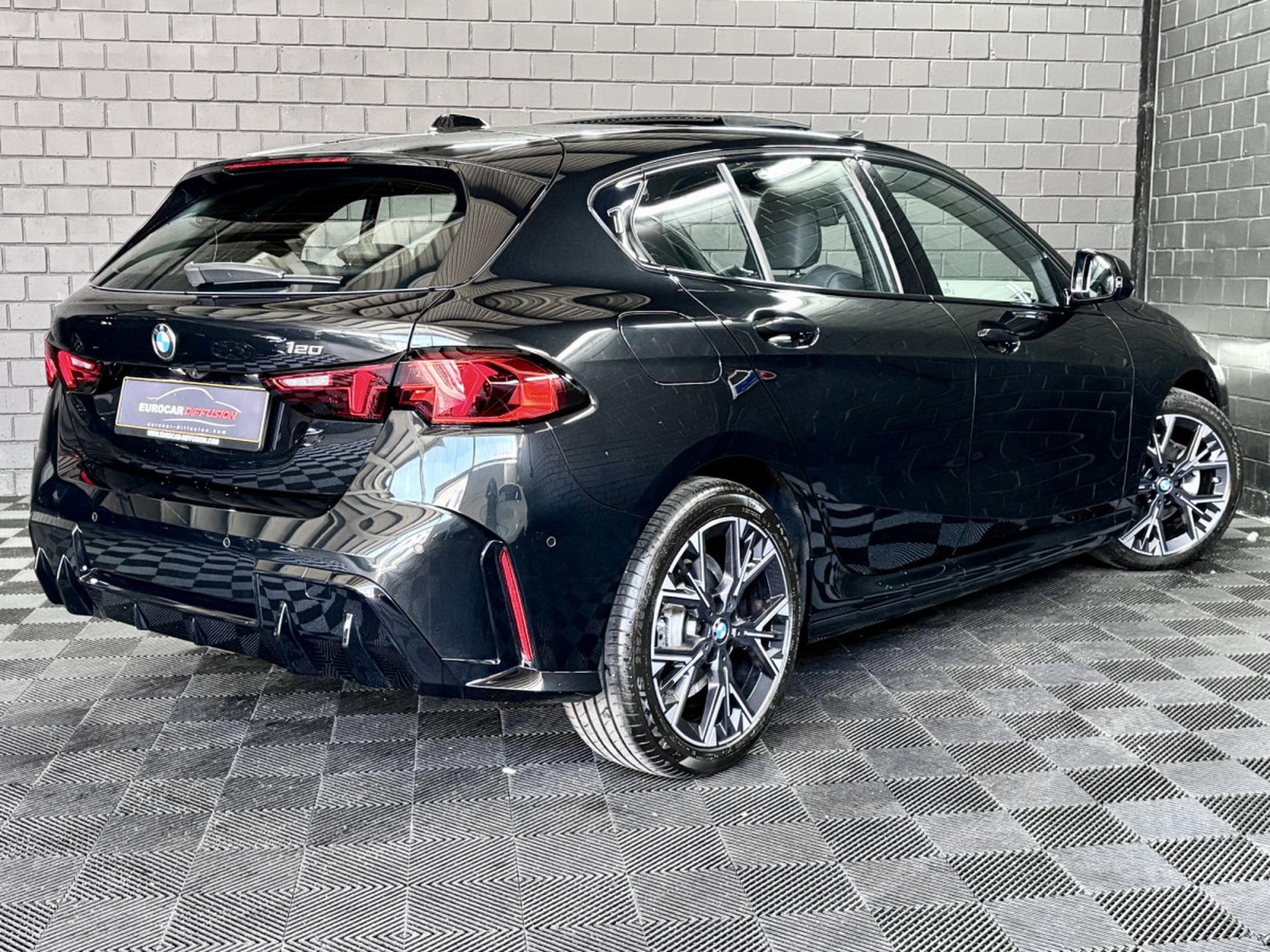 BMW 120 120iA M-Sport 170CV (F70) *PANO*Sièges Chauffants*Shadow Lin (2025) - Photo 6