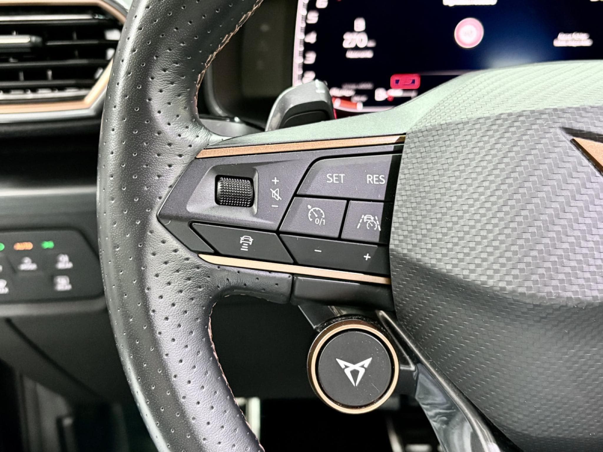 Cupra Leon VZ 2.0 TSI 300CV * CAM * VSS * BEATS * MATRIX * (2024) - Photo 10