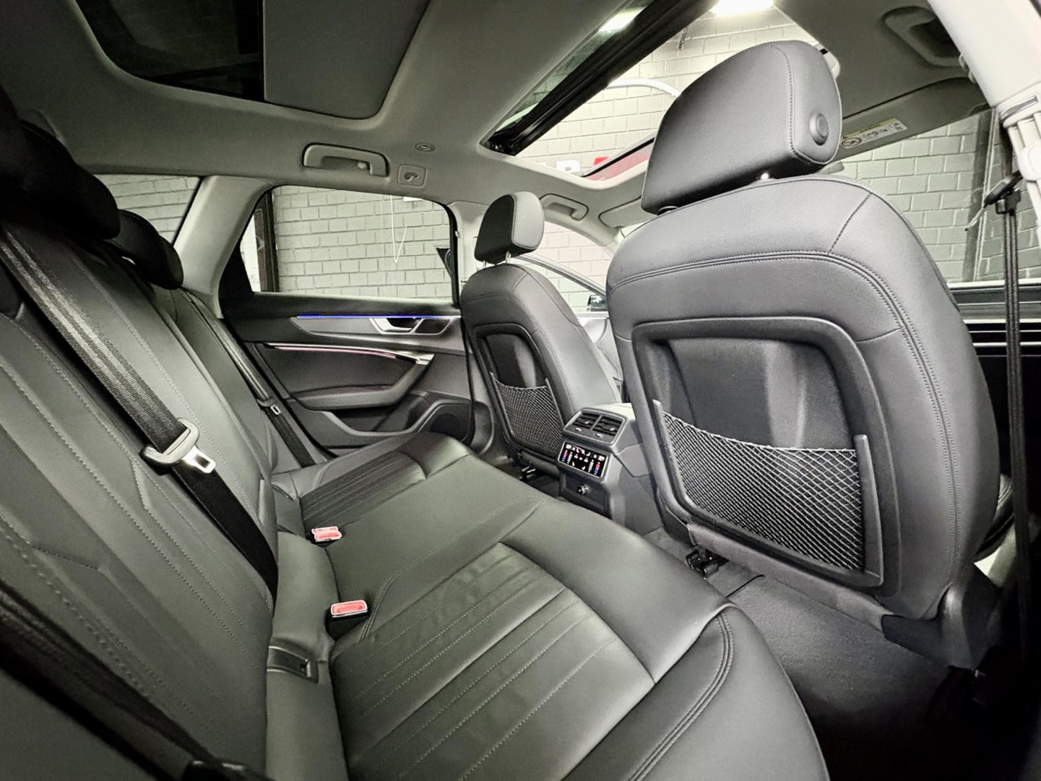 Audi A6 Avant Quattro 2.0 TDI 204 CV S-Tronic *PANO* ATTELAGE* HAYON (2023) - Photo 25