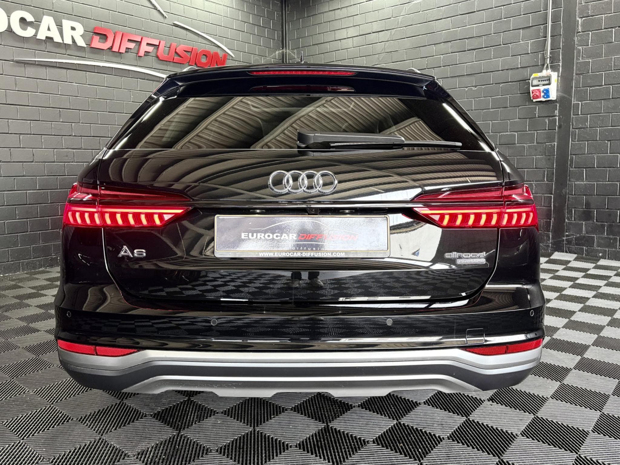 Audi A6 Avant Quattro 2.0 TDI 204 CV S-Tronic *PANO* ATTELAGE* HAYON (2023) - Photo 5