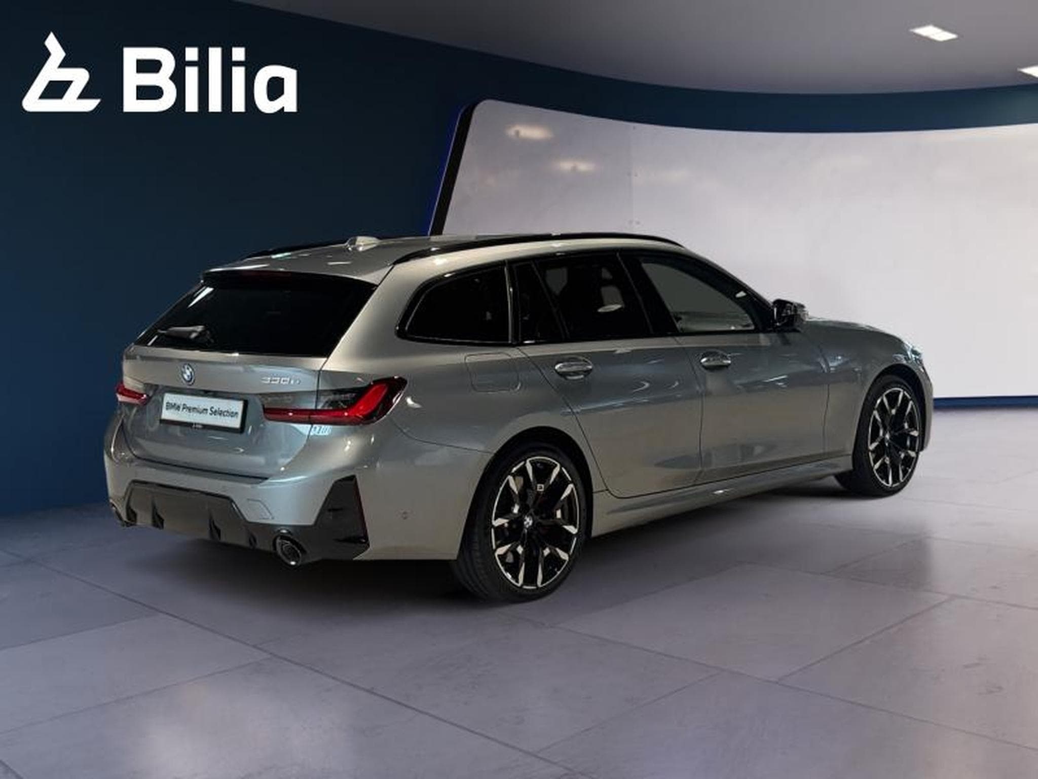 BMW 330 330e Touring M Sport (2025) - Photo 16