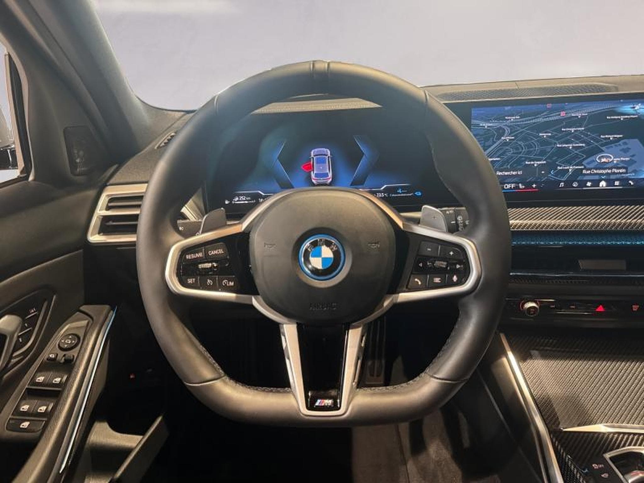 BMW 330 330e Touring M Sport (2025) - Photo 17