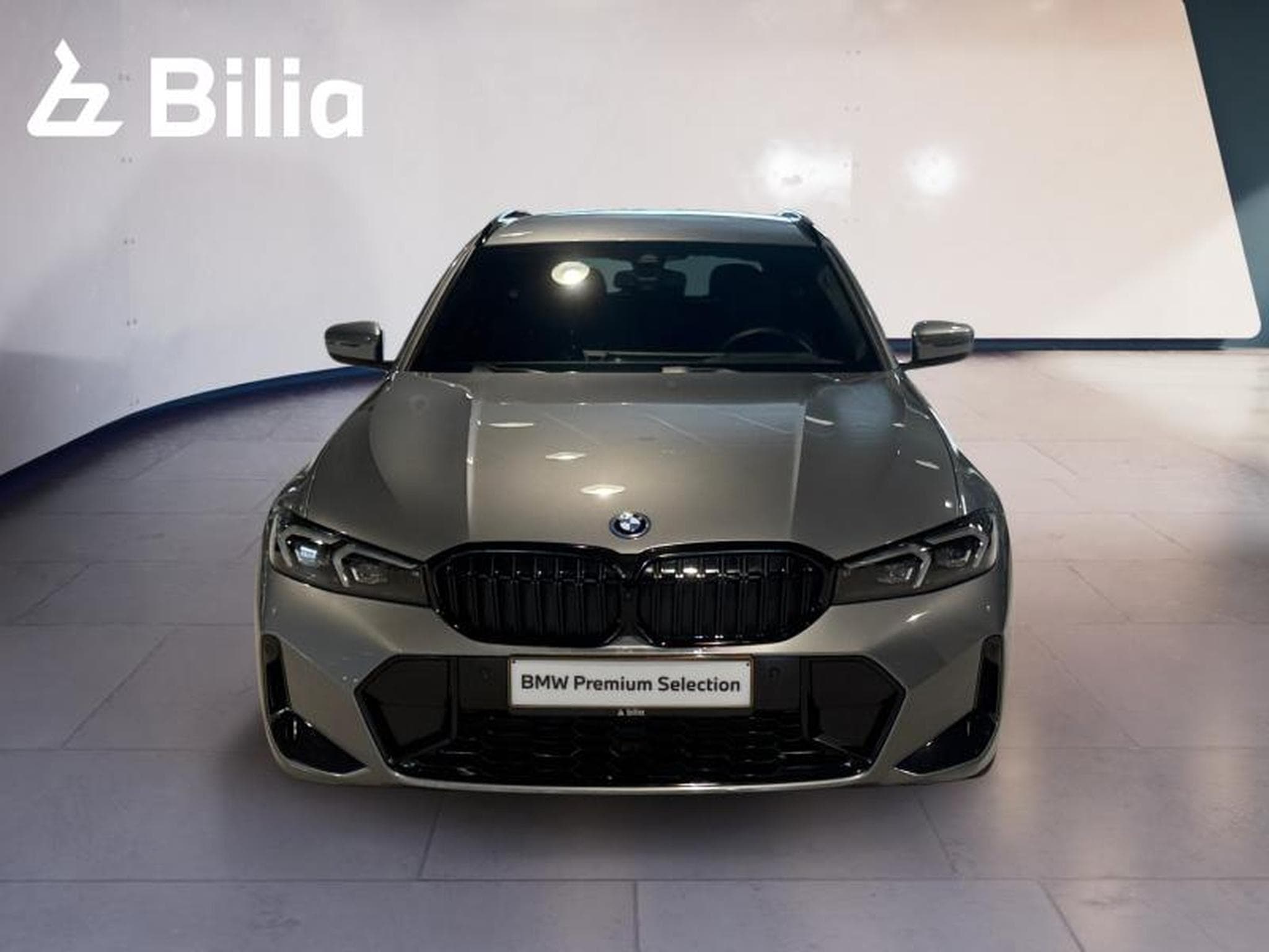 BMW 330 330e Touring M Sport (2025) - Photo 2