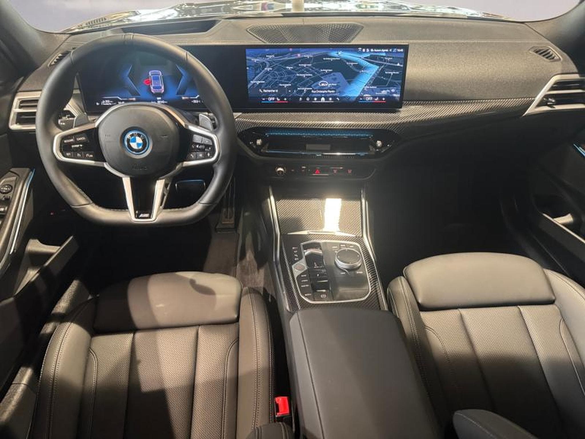 BMW 330 330e Touring M Sport (2025) - Photo 9
