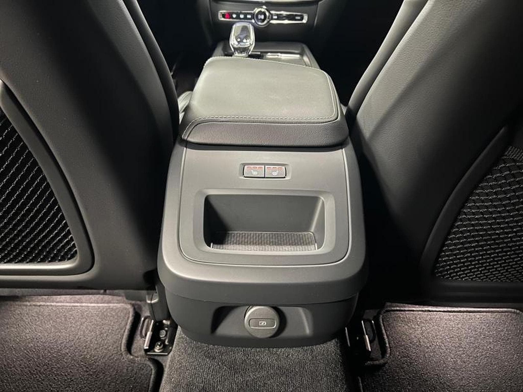 Volvo V60 Plus Dark (2025) - Photo 20