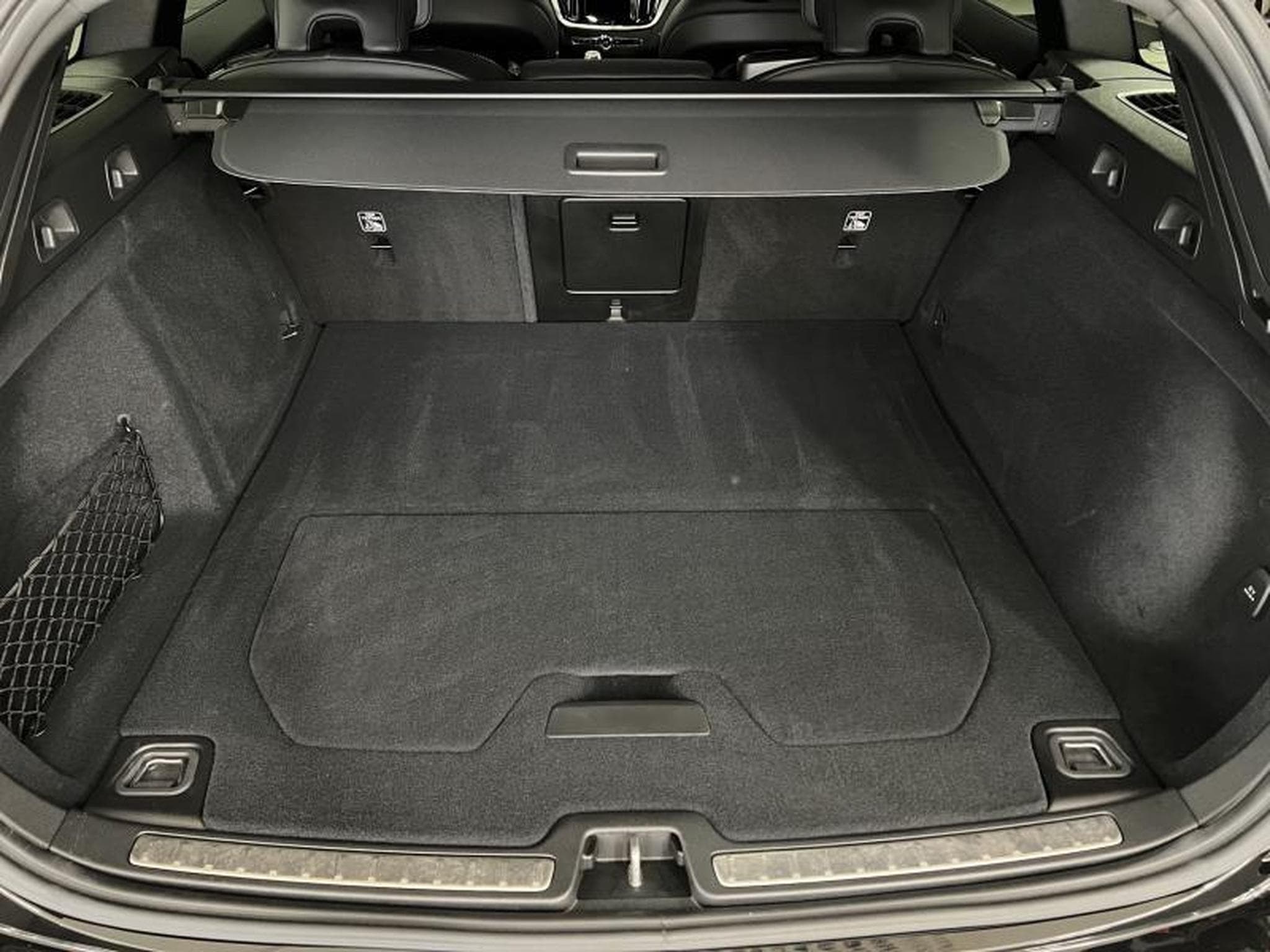 Volvo V60 Plus Dark (2025) - Photo 21