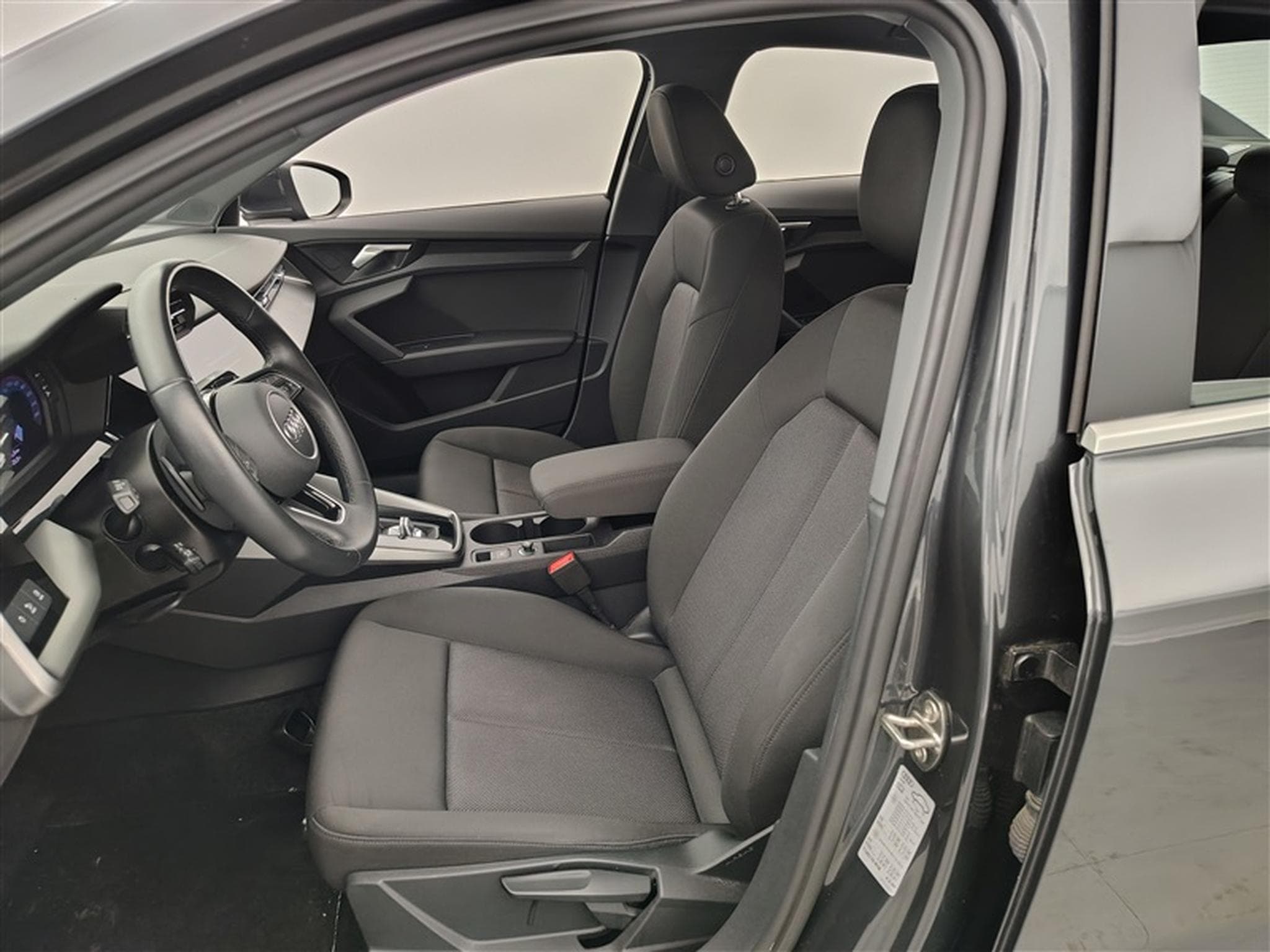 Audi A3 30 TDi Advanced S tronic NAVI/FULL LED/JA17/PDC (2022) - Photo 7