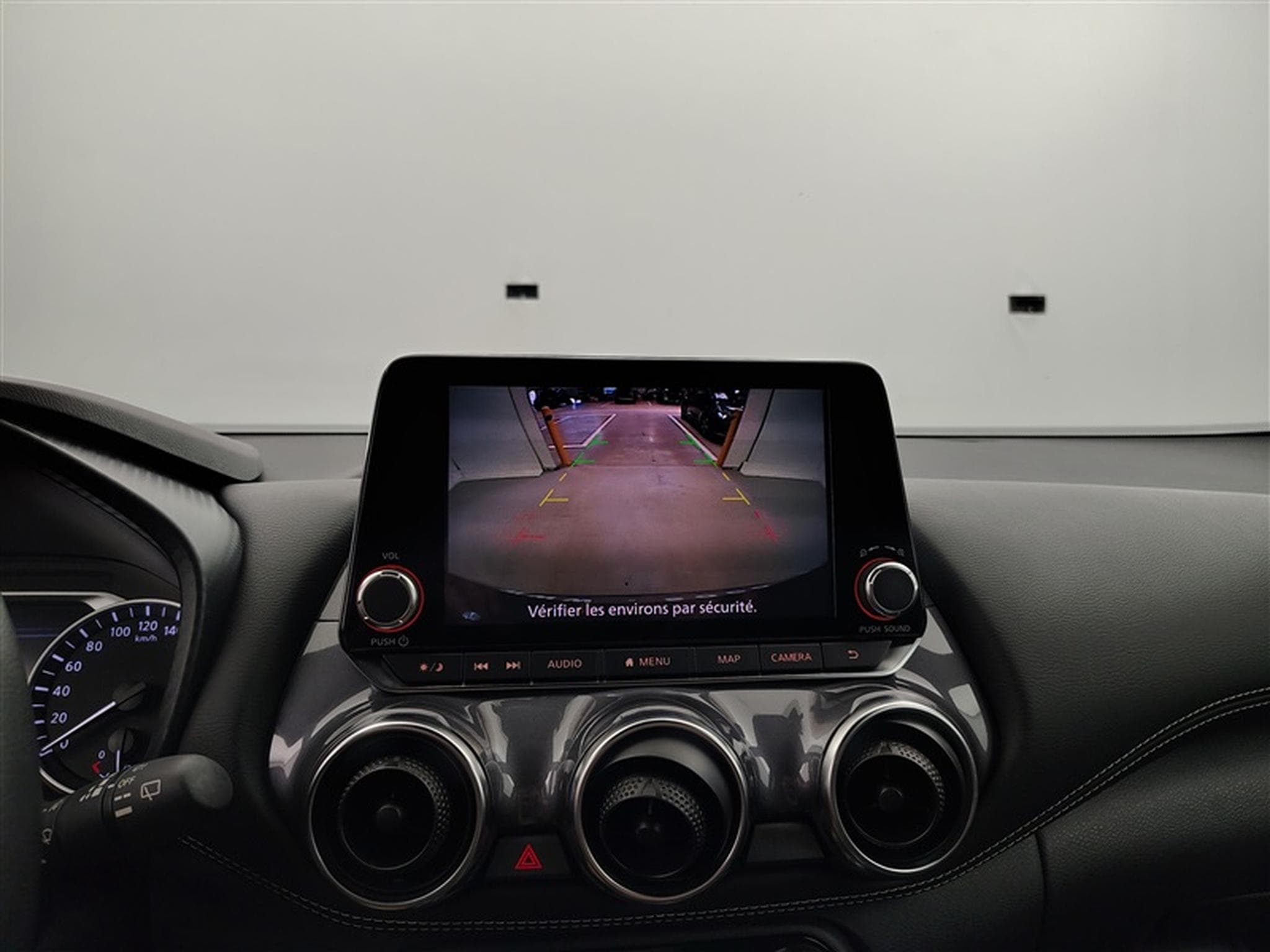 Nissan Juke 1.0 DIG-T 2WD N-Connecta DCT/NAVI/FULL LED/JA17 (2022) - Photo 18