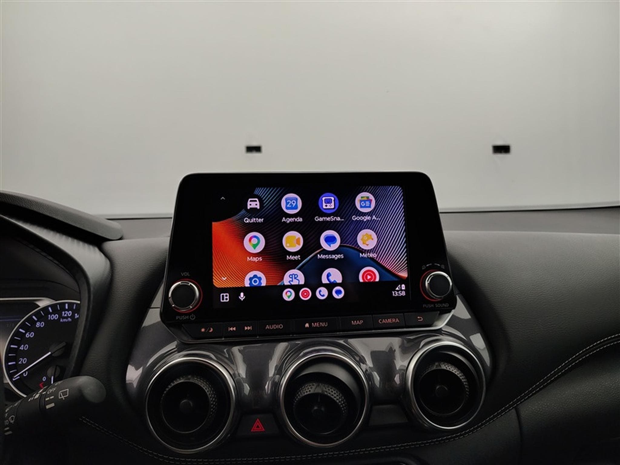 Nissan Juke 1.0 DIG-T 2WD N-Connecta DCT/NAVI/FULL LED/JA17 (2022) - Photo 20