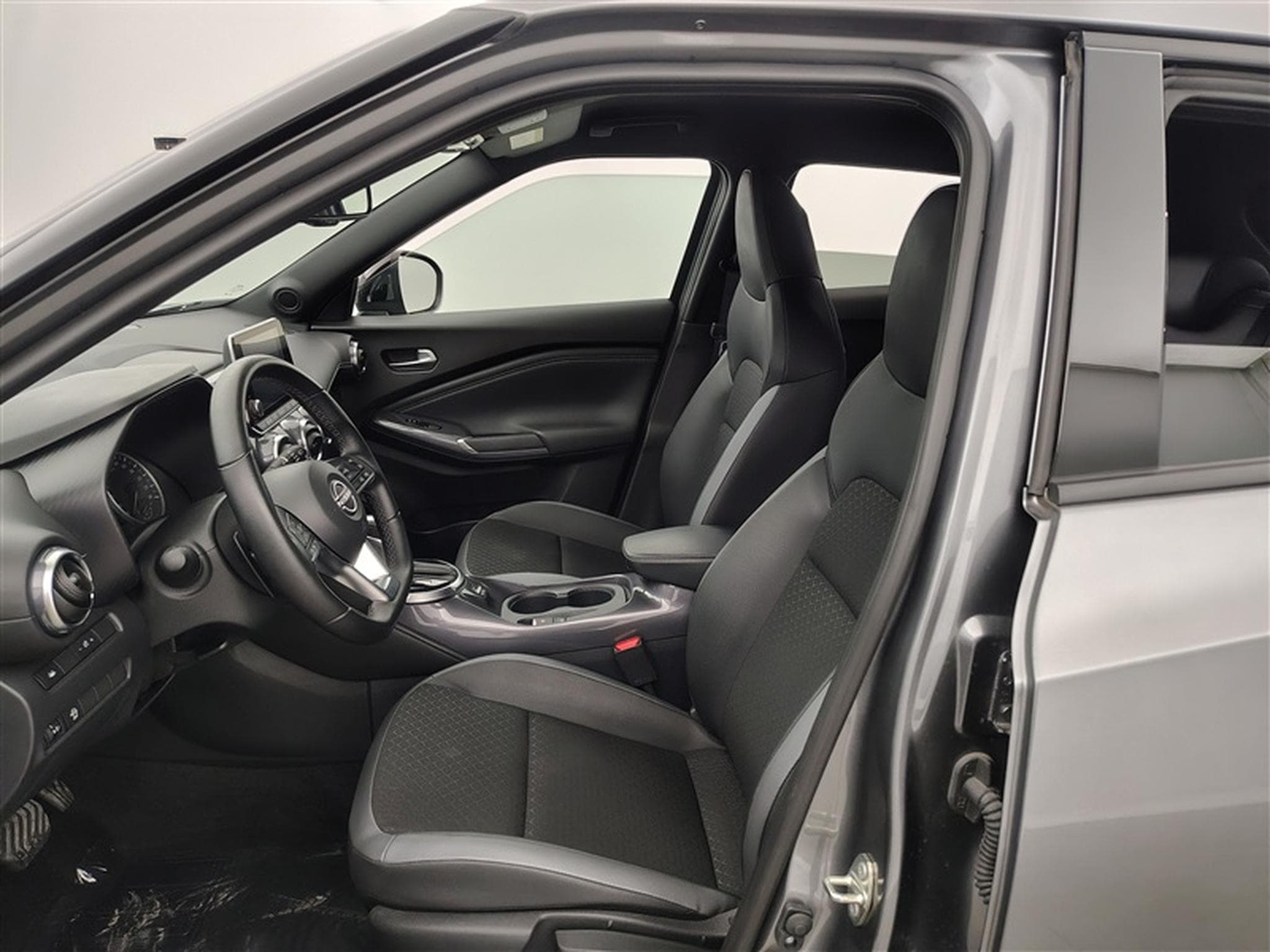 Nissan Juke 1.0 DIG-T 2WD N-Connecta DCT/NAVI/FULL LED/JA17 (2022) - Photo 7