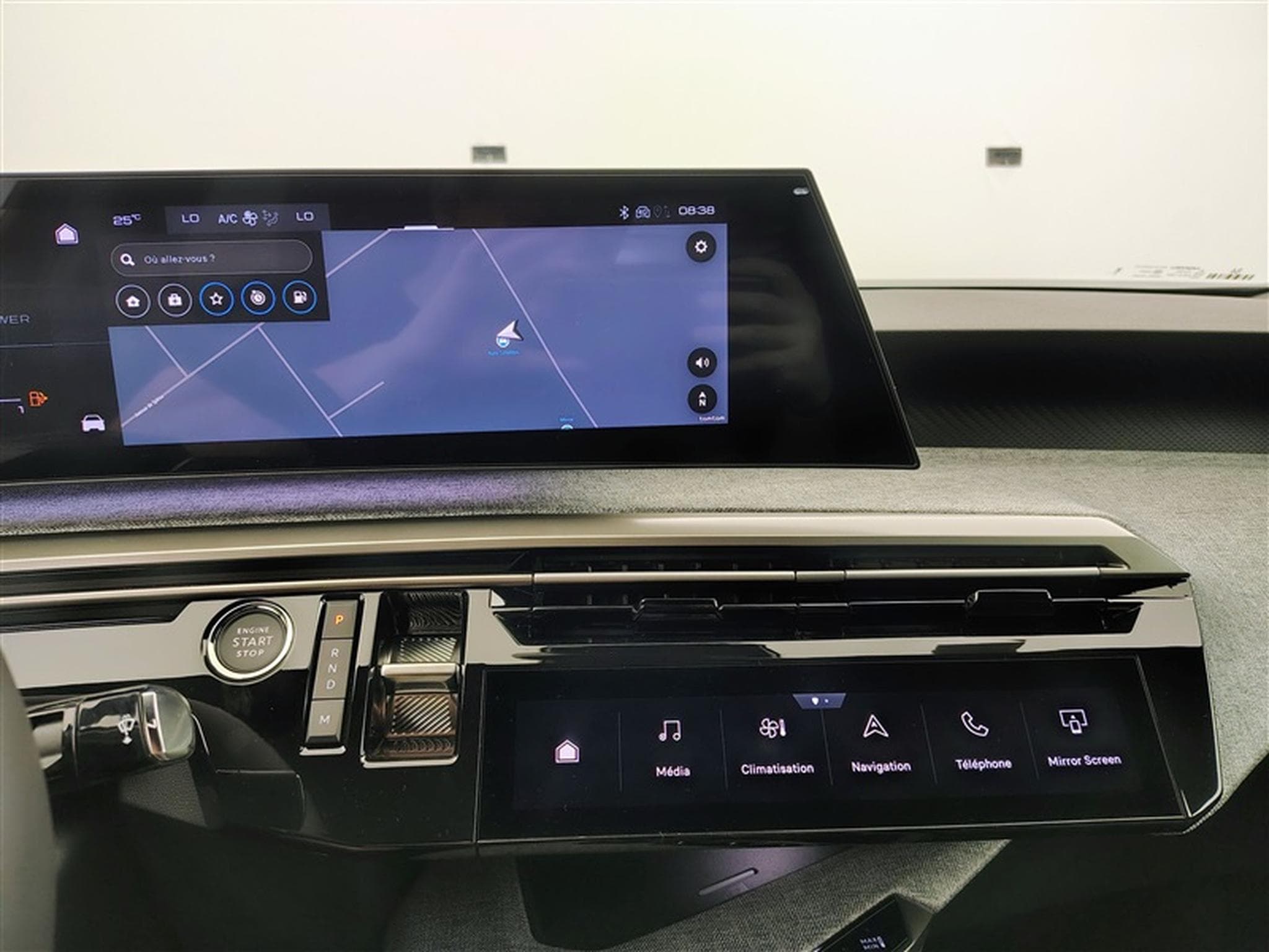 Peugeot 3008 1.2 Hybrid 145cv e-DCS6 Allure NAVI / FULL LED / CAMERA (2026) - Photo 11