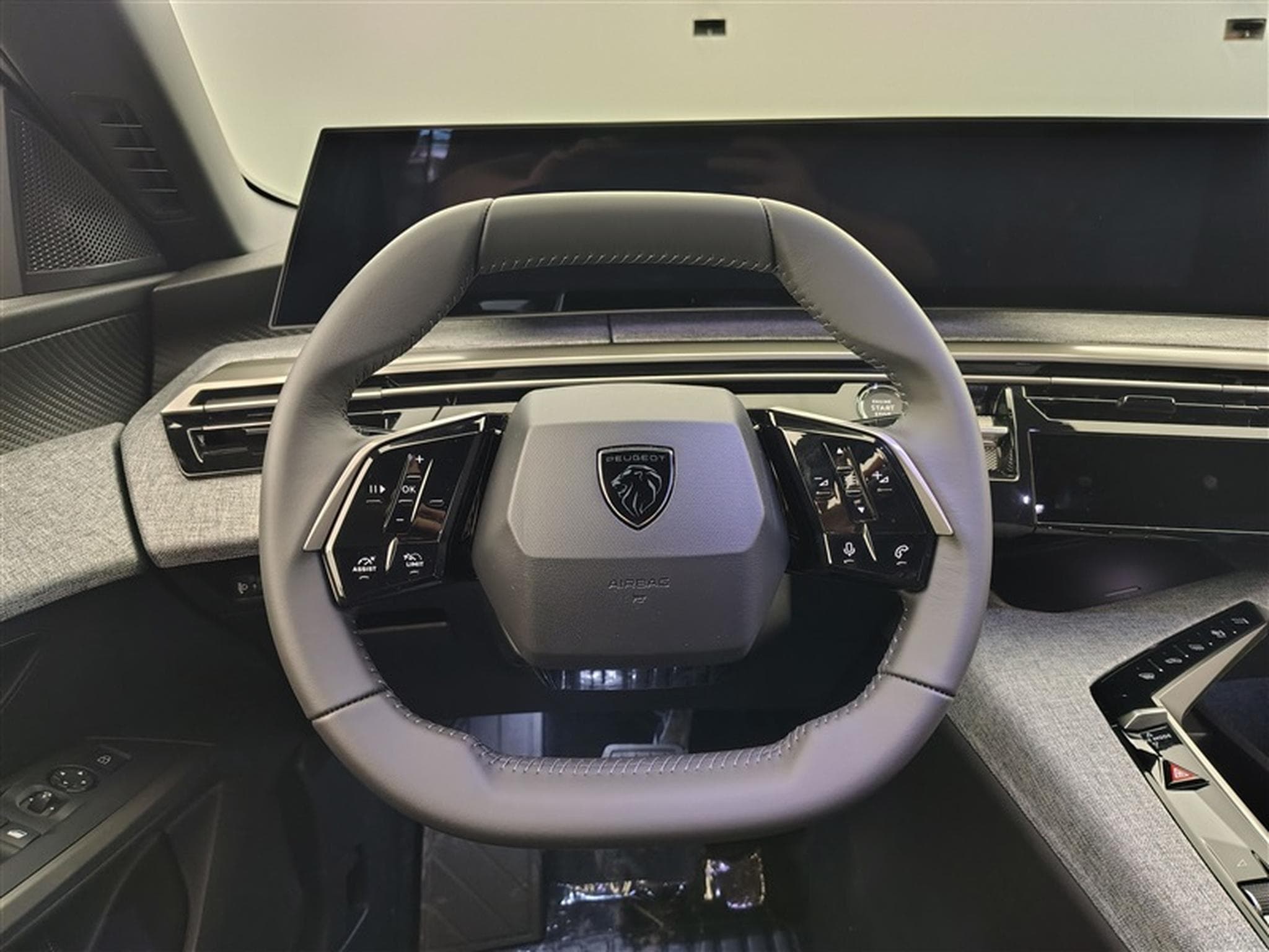 Peugeot 3008 1.2 Hybrid 145cv e-DCS6 Allure NAVI / FULL LED / CAMERA (2026) - Photo 9