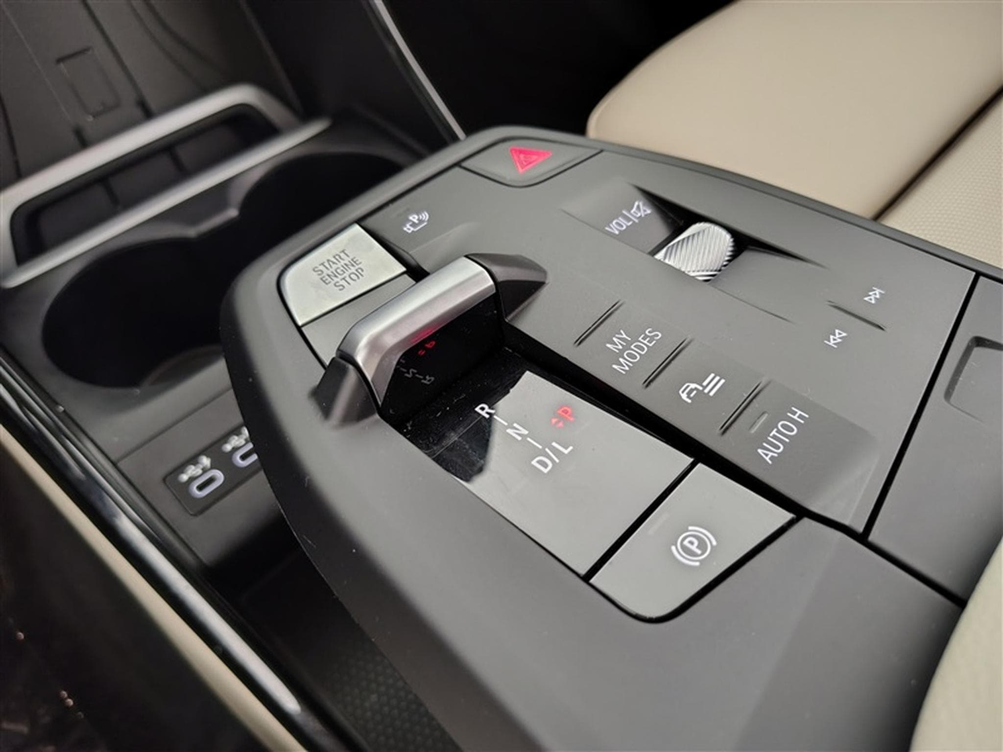 BMW 218 Active Tourer 218iA Cuir Navci / CarPlay / Caméra / ... (2023) - Photo 12