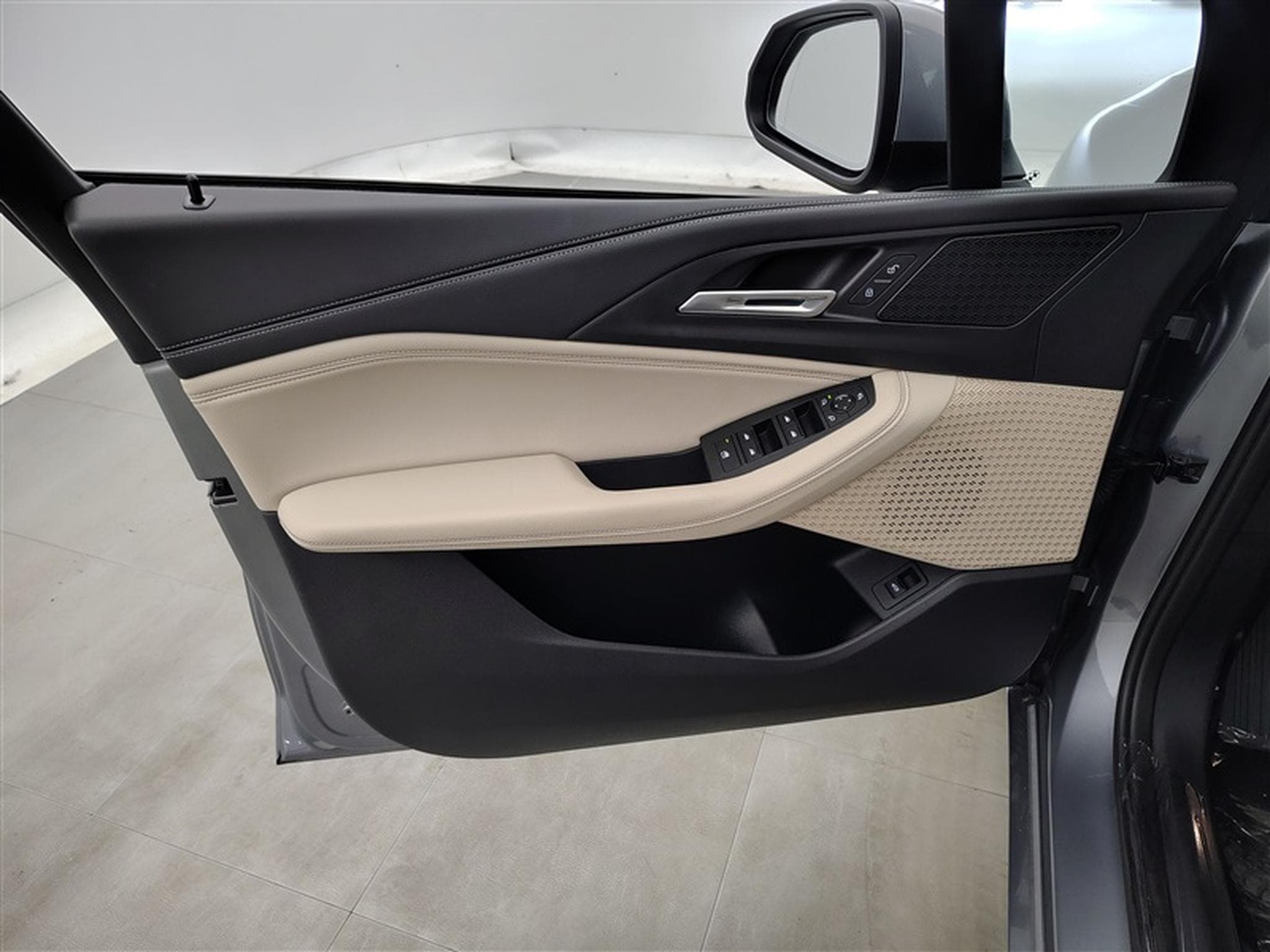 BMW 218 Active Tourer 218iA Cuir Navci / CarPlay / Caméra / ... (2023) - Photo 17