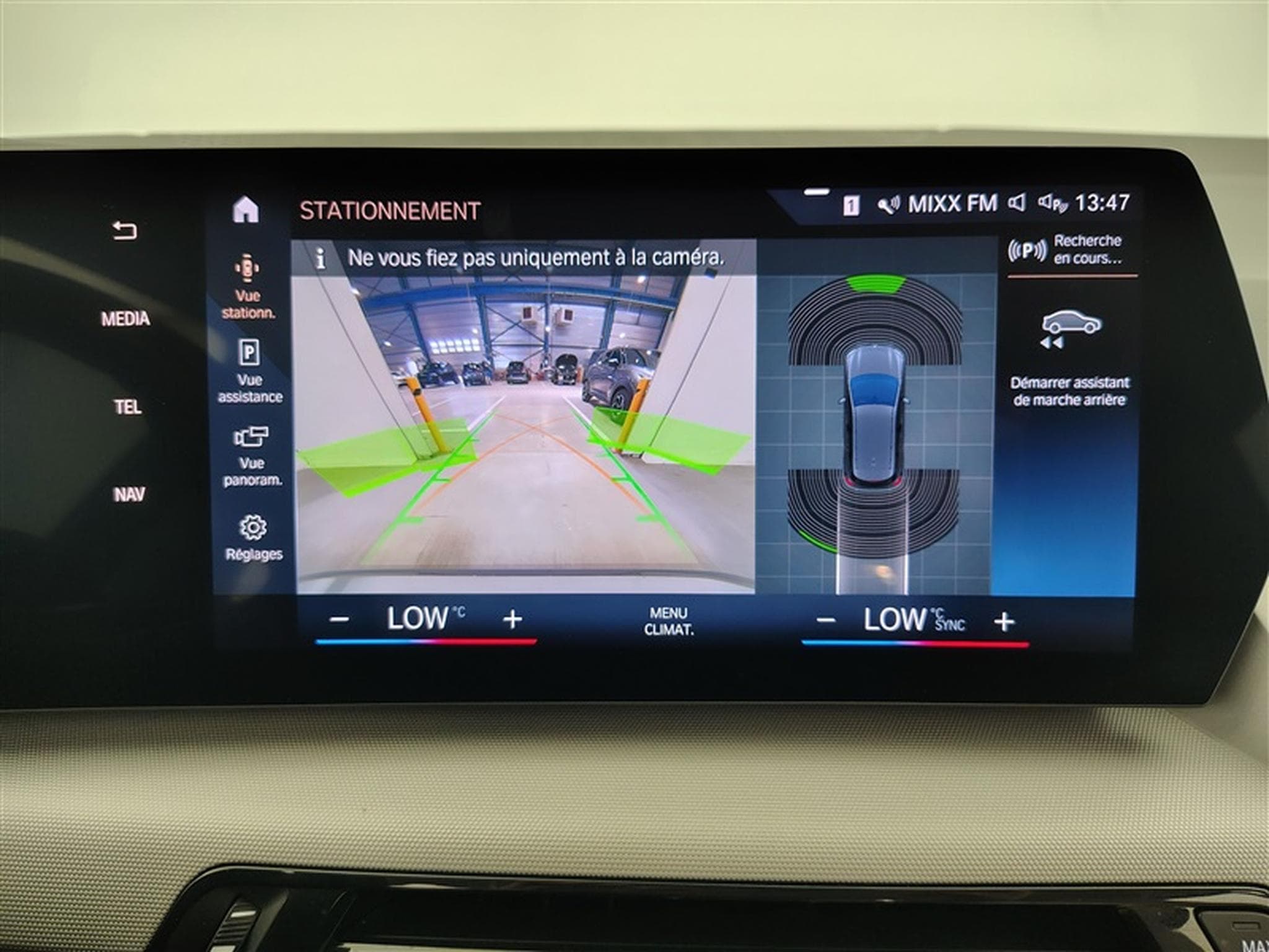 BMW 218 Active Tourer 218iA Cuir Navci / CarPlay / Caméra / ... (2023) - Photo 18