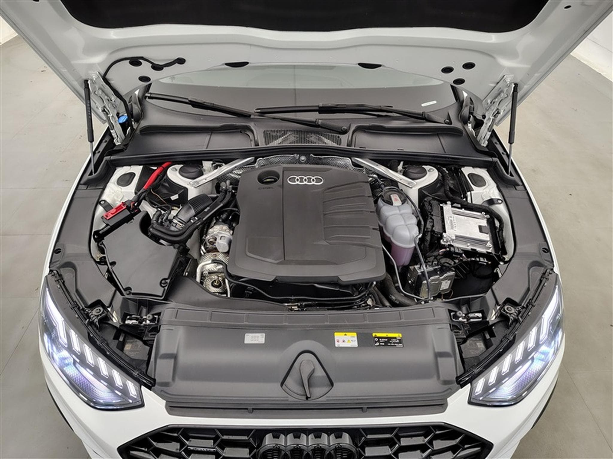 Audi A4 40 TDI QUATTRO S-Tronic S-Line (2025) - Photo 21