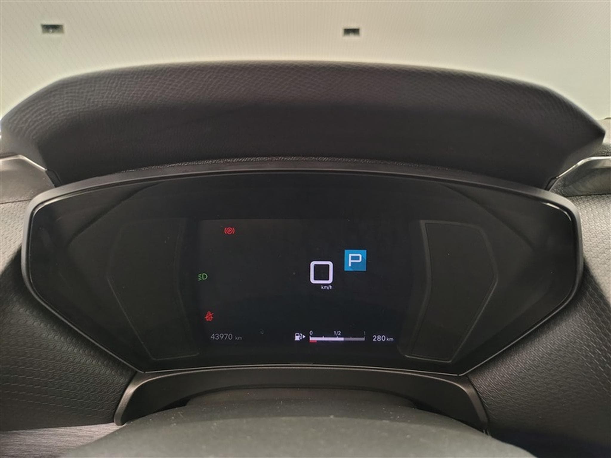 Citroen C5 X 1.2 PureTech 130cv EAT8 Plus NAVI / FULL LED / CUIR / JA 19" (2024) - Photo 10