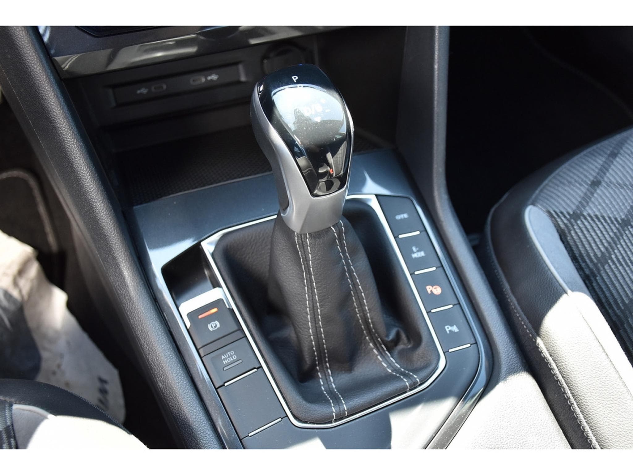 VW Tiguan 1.4 TSI eHybrid R-Line DSG ACC TRAVEL SIDE PARK CAM 1° MAIN (2023) - Photo 19