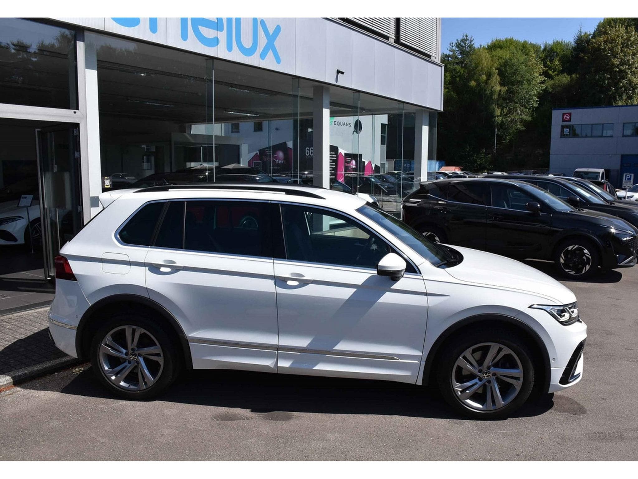 VW Tiguan 1.4 TSI eHybrid R-Line DSG ACC TRAVEL SIDE PARK CAM 1° MAIN (2023) - Photo 3