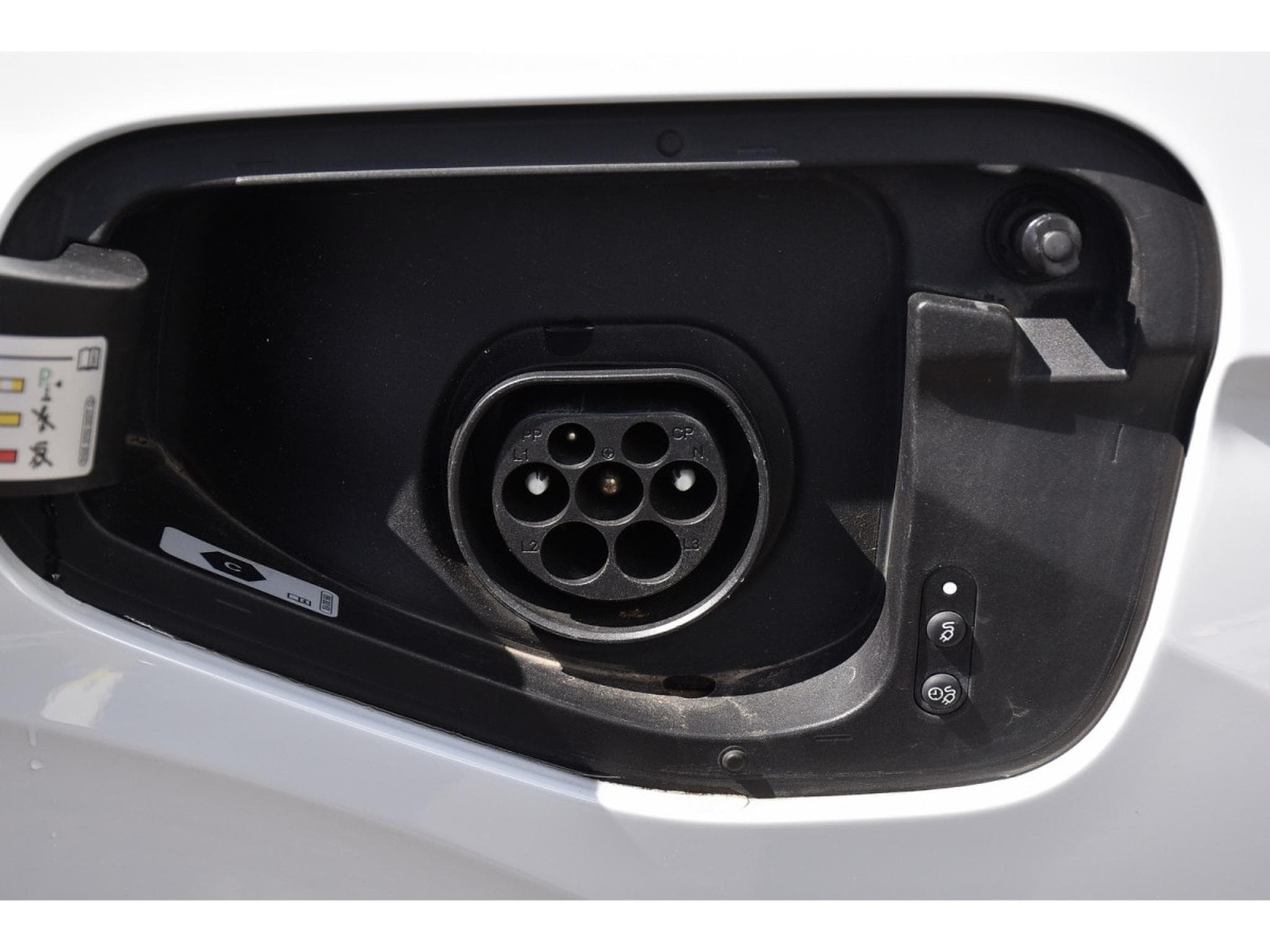 VW Tiguan 1.4 TSI eHybrid R-Line DSG ACC TRAVEL SIDE PARK CAM 1° MAIN (2023) - Photo 6