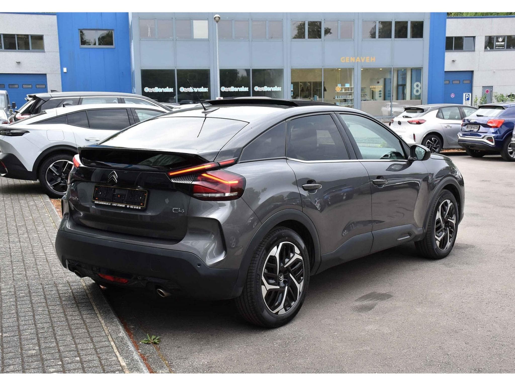 Citroën C4 1.2 PureTech 130 Shine EAT8 CUIR PANO HUD CAM360 1° MAIN (2022) - Photo 4