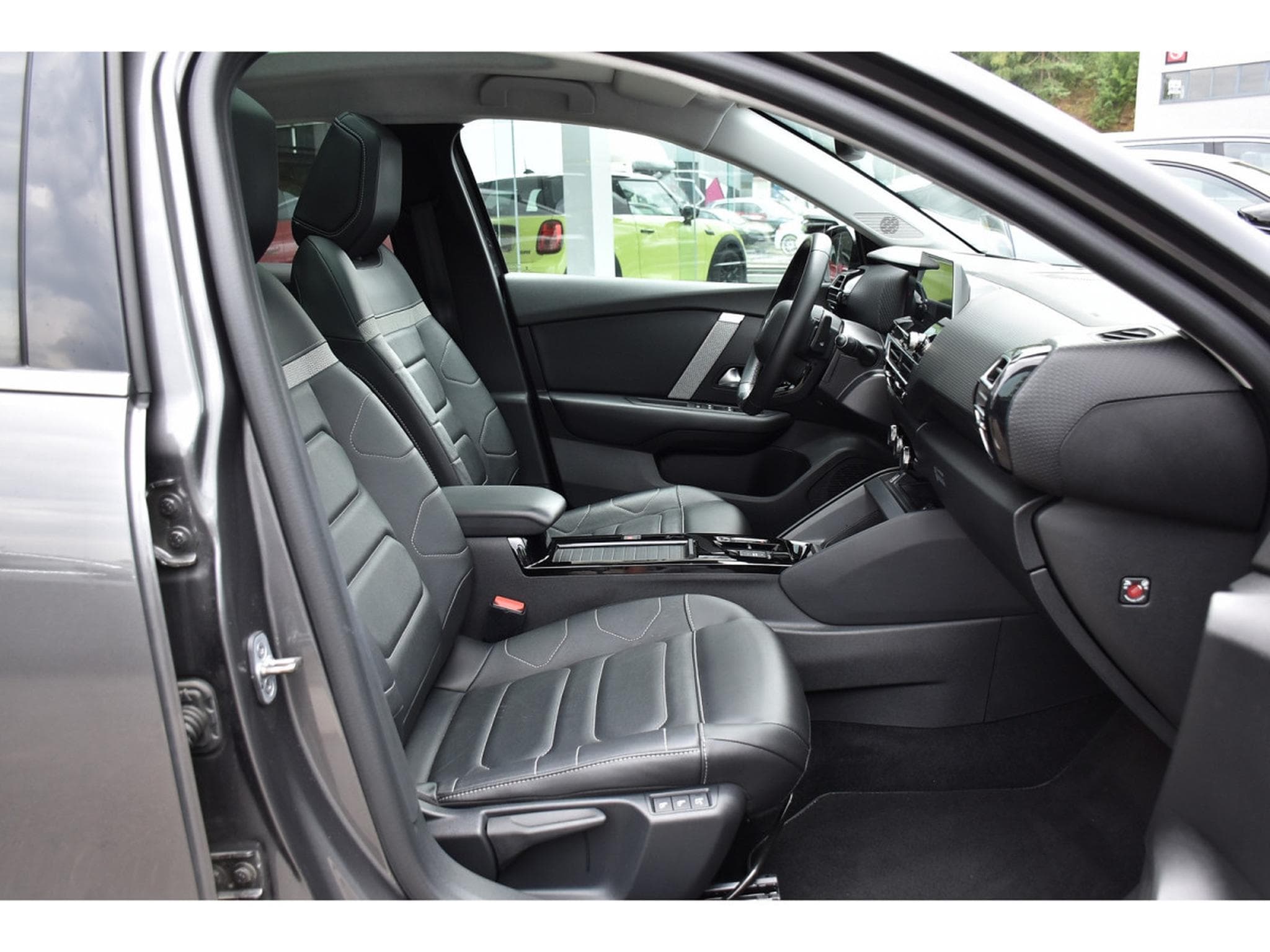 Citroën C4 1.2 PureTech 130 Shine EAT8 CUIR PANO HUD CAM360 1° MAIN (2022) - Photo 7
