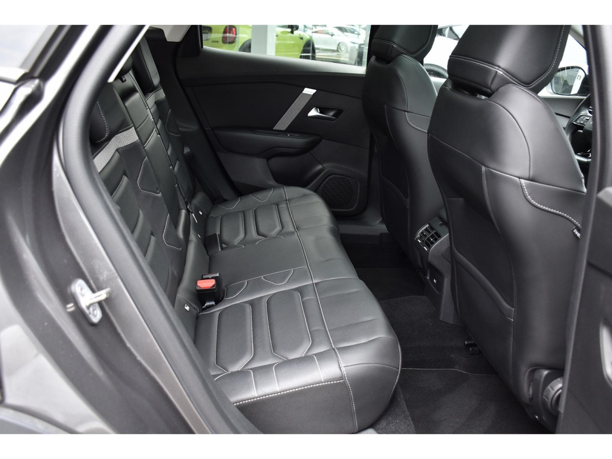 Citroën C4 1.2 PureTech 130 Shine EAT8 CUIR PANO HUD CAM360 1° MAIN (2022) - Photo 8