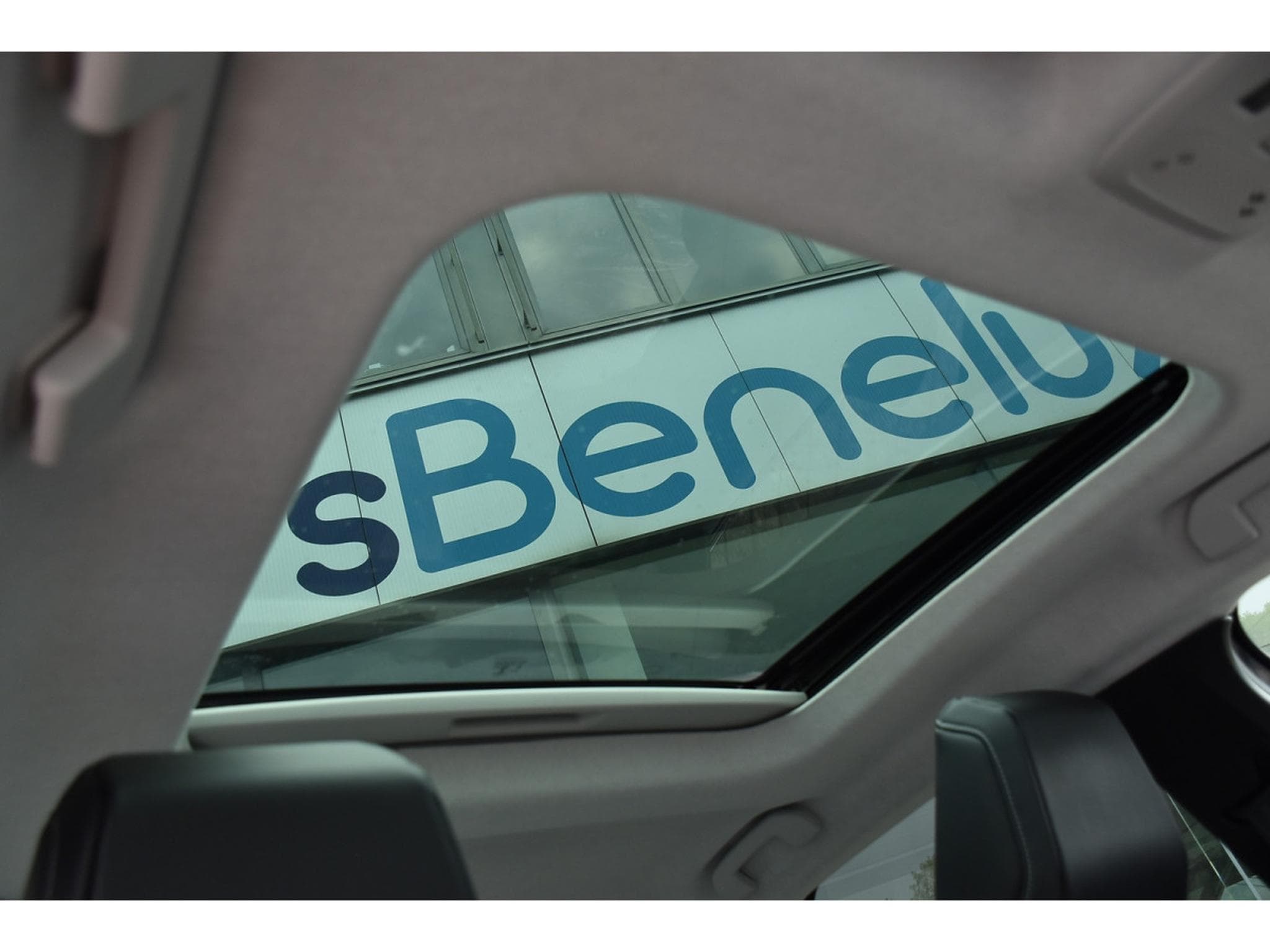 Citroën C4 1.2 PureTech 130 Shine EAT8 CUIR PANO HUD CAM360 1° MAIN (2022) - Photo 9