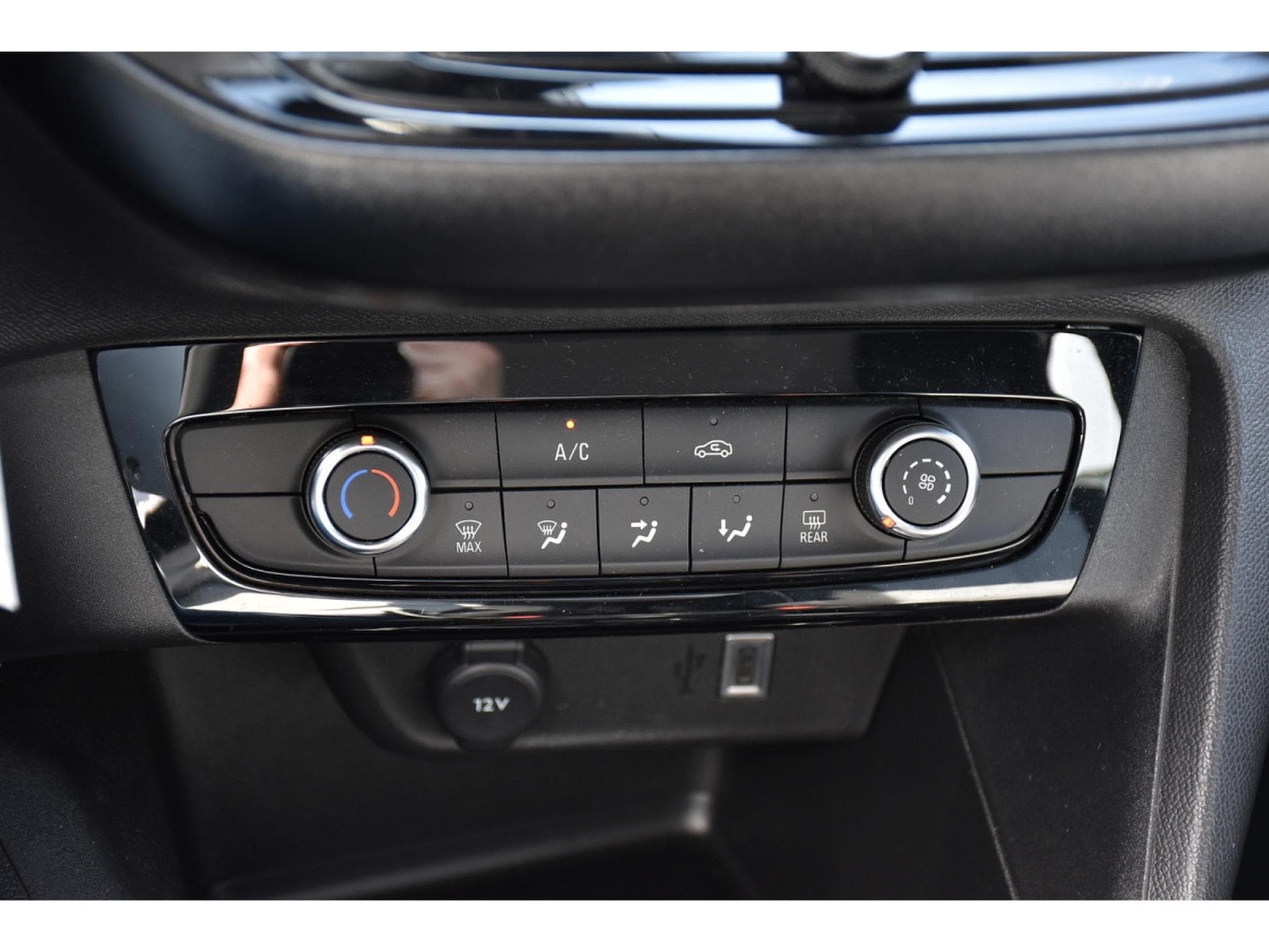 Opel Corsa 1.2 Turbo Edition AT8 REGUL LANE SIDE CAM 1° MAIN (2025) - Photo 14
