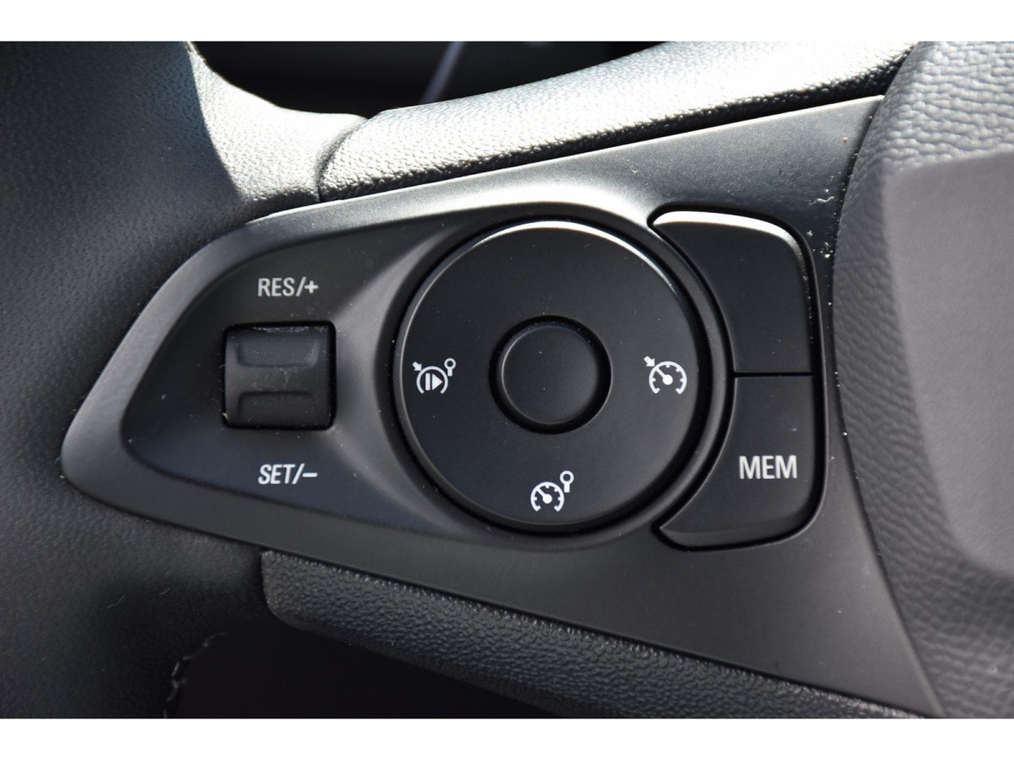 Opel Corsa 1.2 Turbo Edition AT8 REGUL LANE SIDE CAM 1° MAIN (2025) - Photo 16