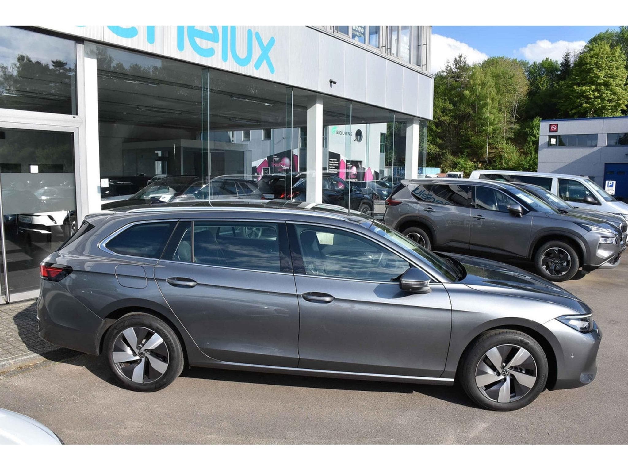 VW Passat 2.0 TDI Business DSG PANO TRAVEL CAM360 1° MAIN (2025) - Photo 3