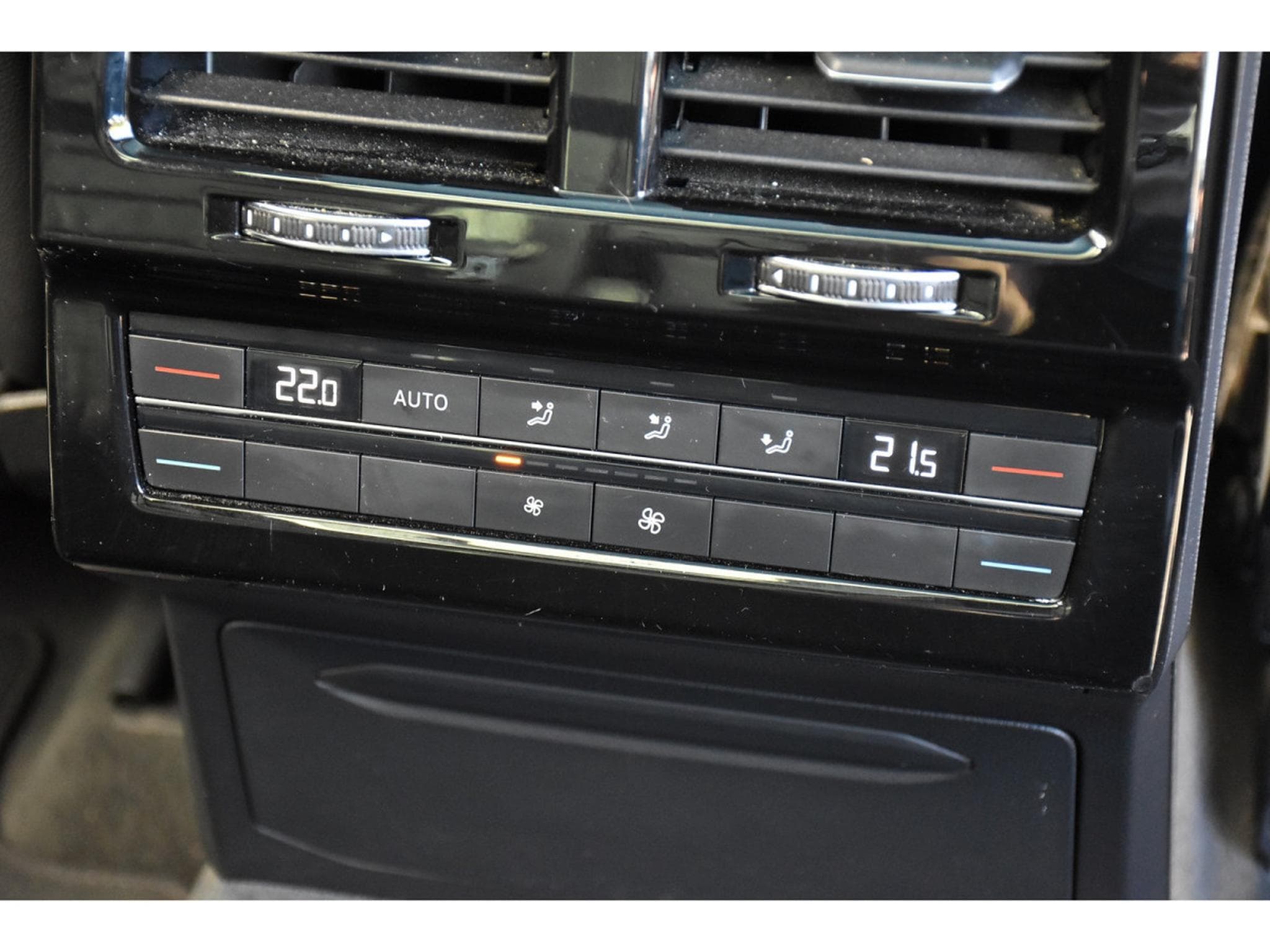 VW Touareg 3.0 TSI eHybrid PHEV 4Motion Elegance Tip. SUSP PNEU ATT RMQ (2021) - Photo 22