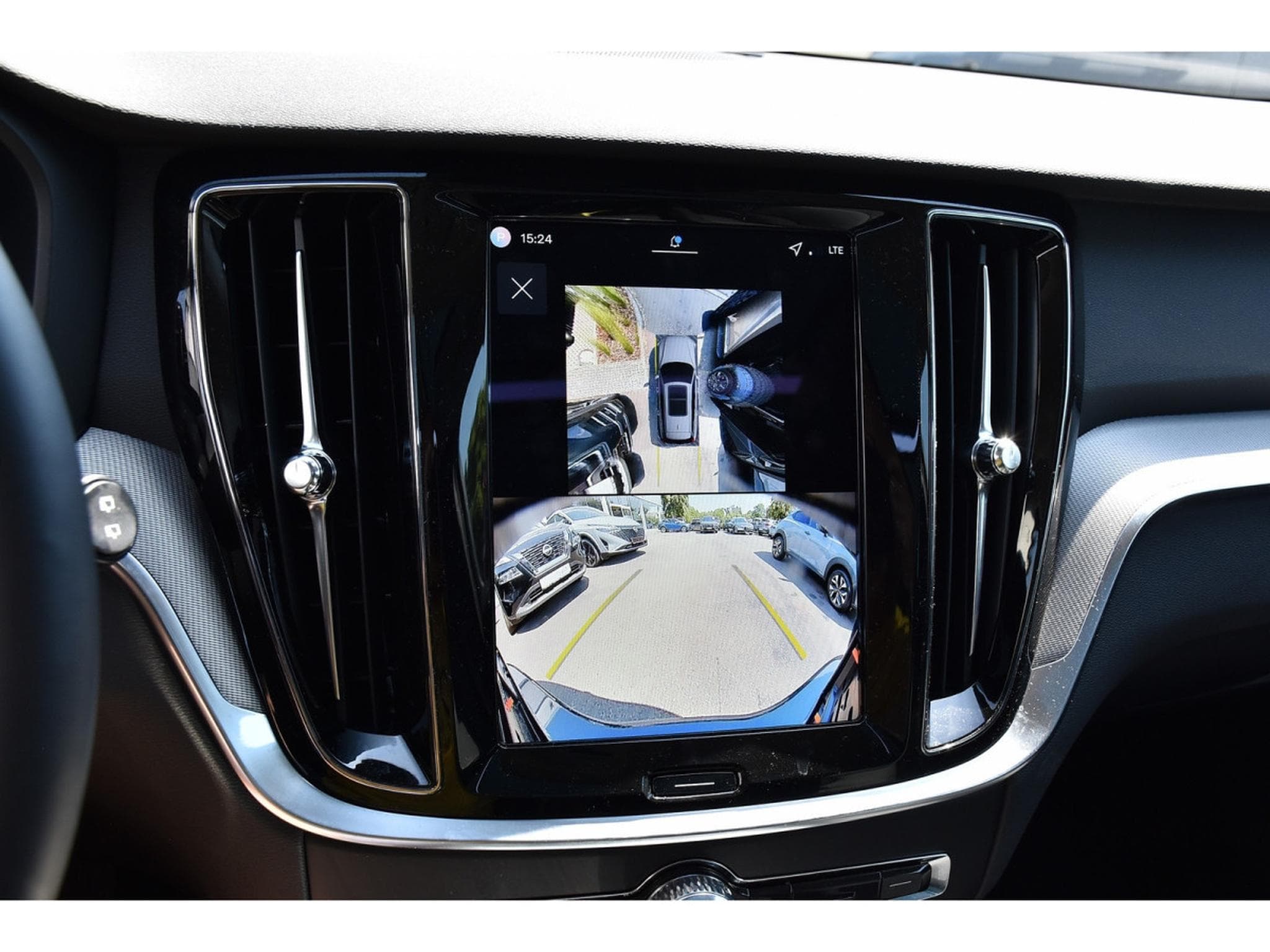 Volvo V60 2.0 B4 Plus Dark Geartronic PANO CUIR MEMO CAM360 HARMAN 1°M (2025) - Photo 12