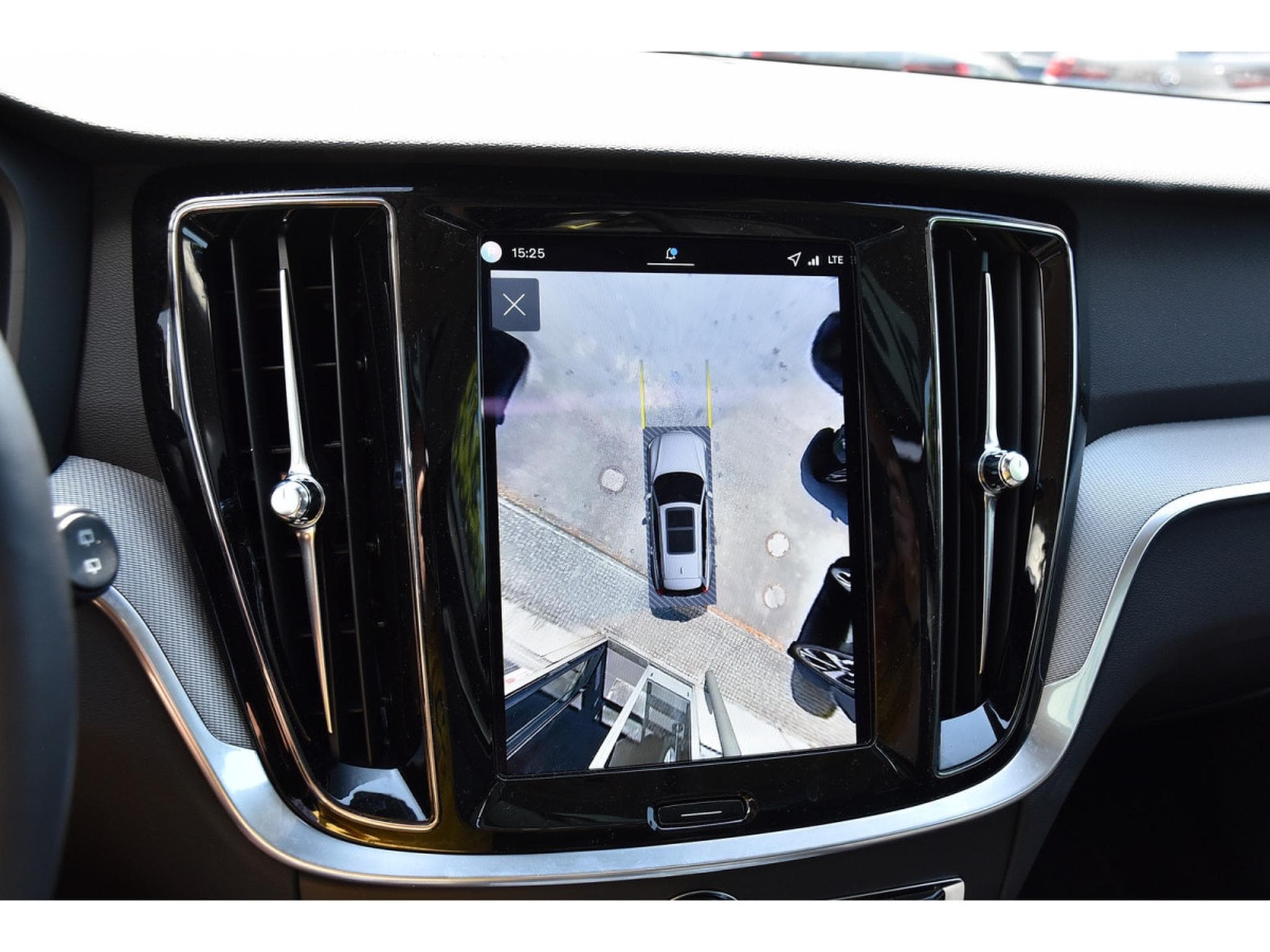 Volvo V60 2.0 B4 Plus Dark Geartronic PANO CUIR MEMO CAM360 HARMAN 1°M (2025) - Photo 14
