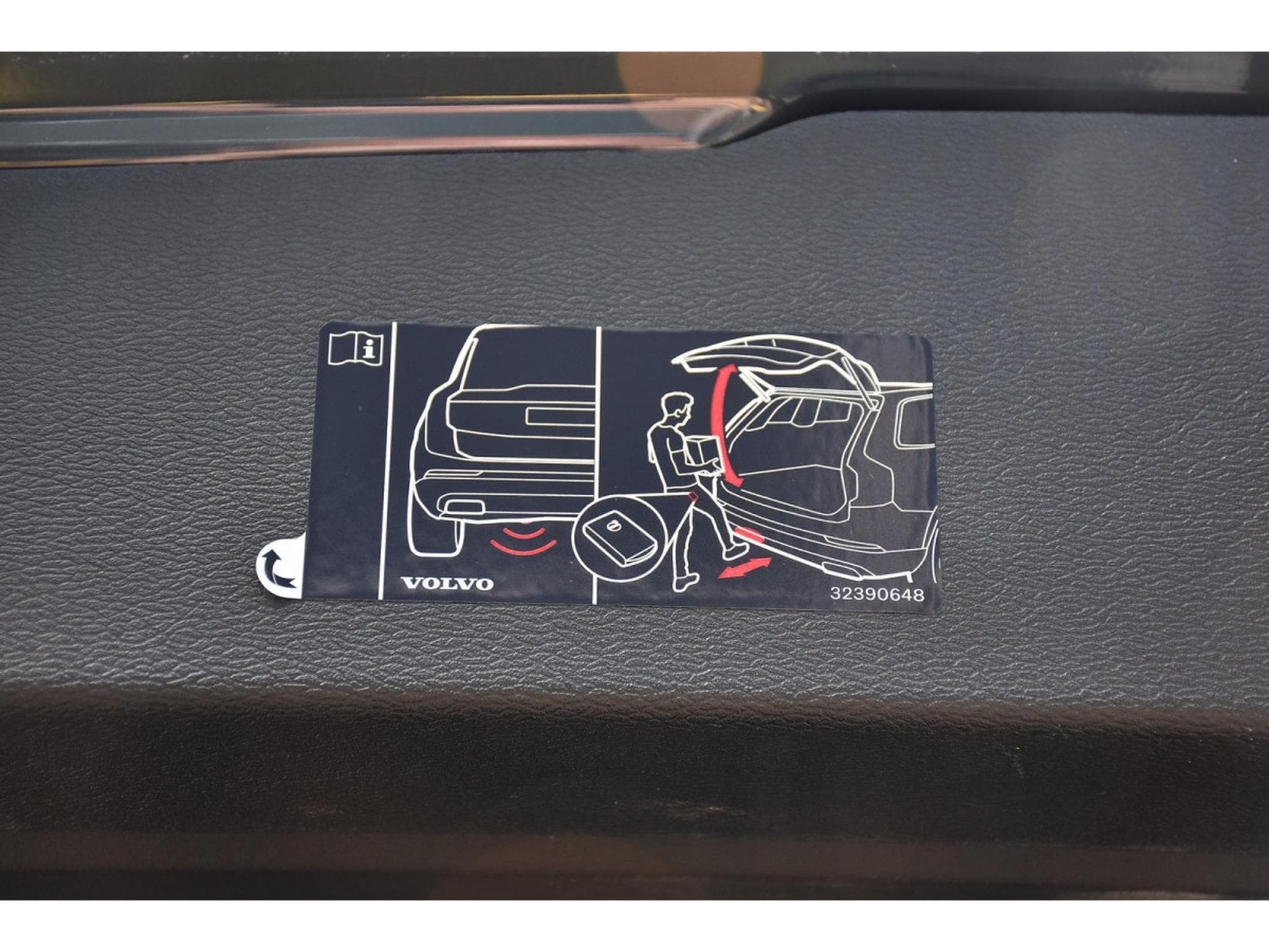 Volvo V60 2.0 B4 Plus Dark Geartronic PANO CUIR MEMO CAM360 HARMAN 1°M (2025) - Photo 23