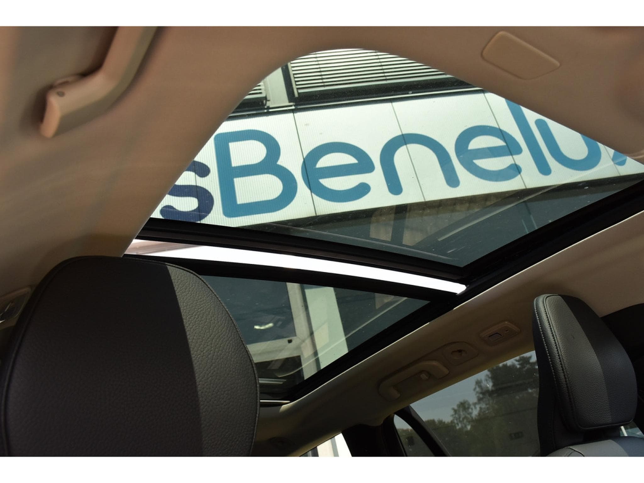 Volvo V60 2.0 B4 Plus Dark Geartronic PANO CUIR MEMO CAM360 HARMAN 1°M (2025) - Photo 9