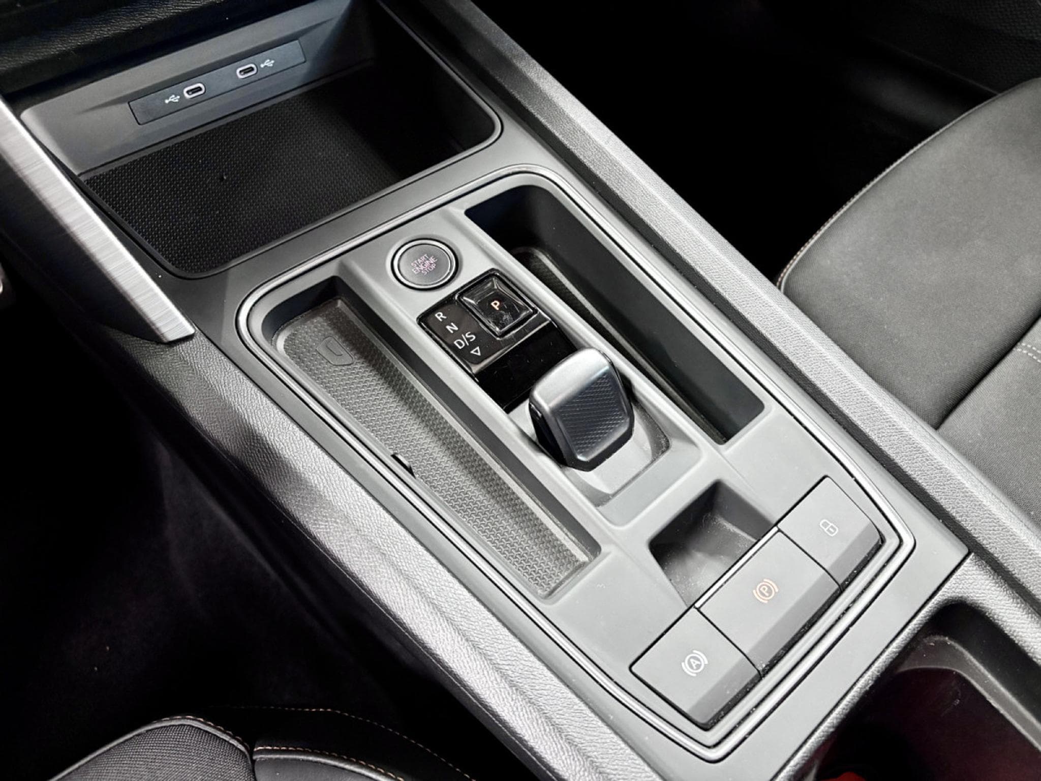 Cupra Leon ST VZ 2.0 TSI 300CV *PANO* *VSS* CAM* *BEATS* (2024) - Photo 9