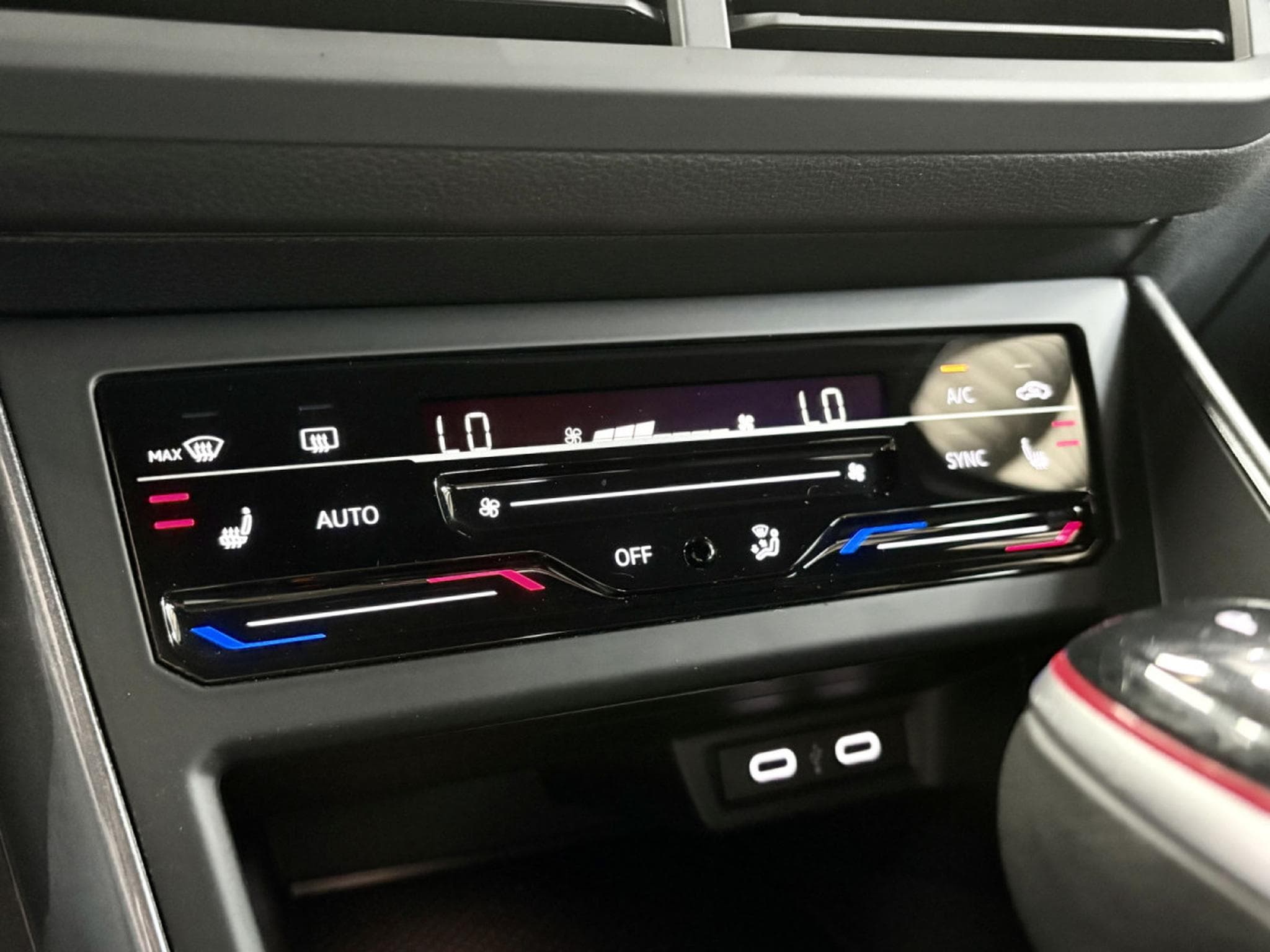 VW Polo 2.0 TSI 207 CV DSG7 *VELOURS *BEATS * MATRIX ** CARPLAY** (2023) - Photo 10